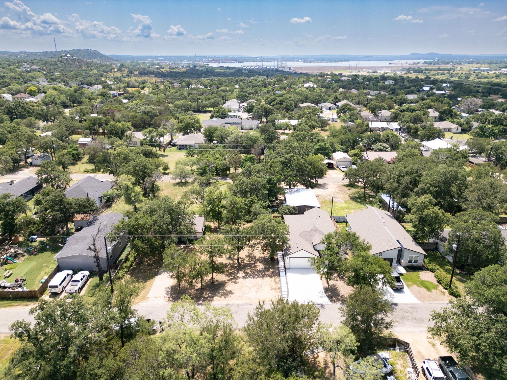 714 Pine Ln, Horseshoe Bay, TX 78657