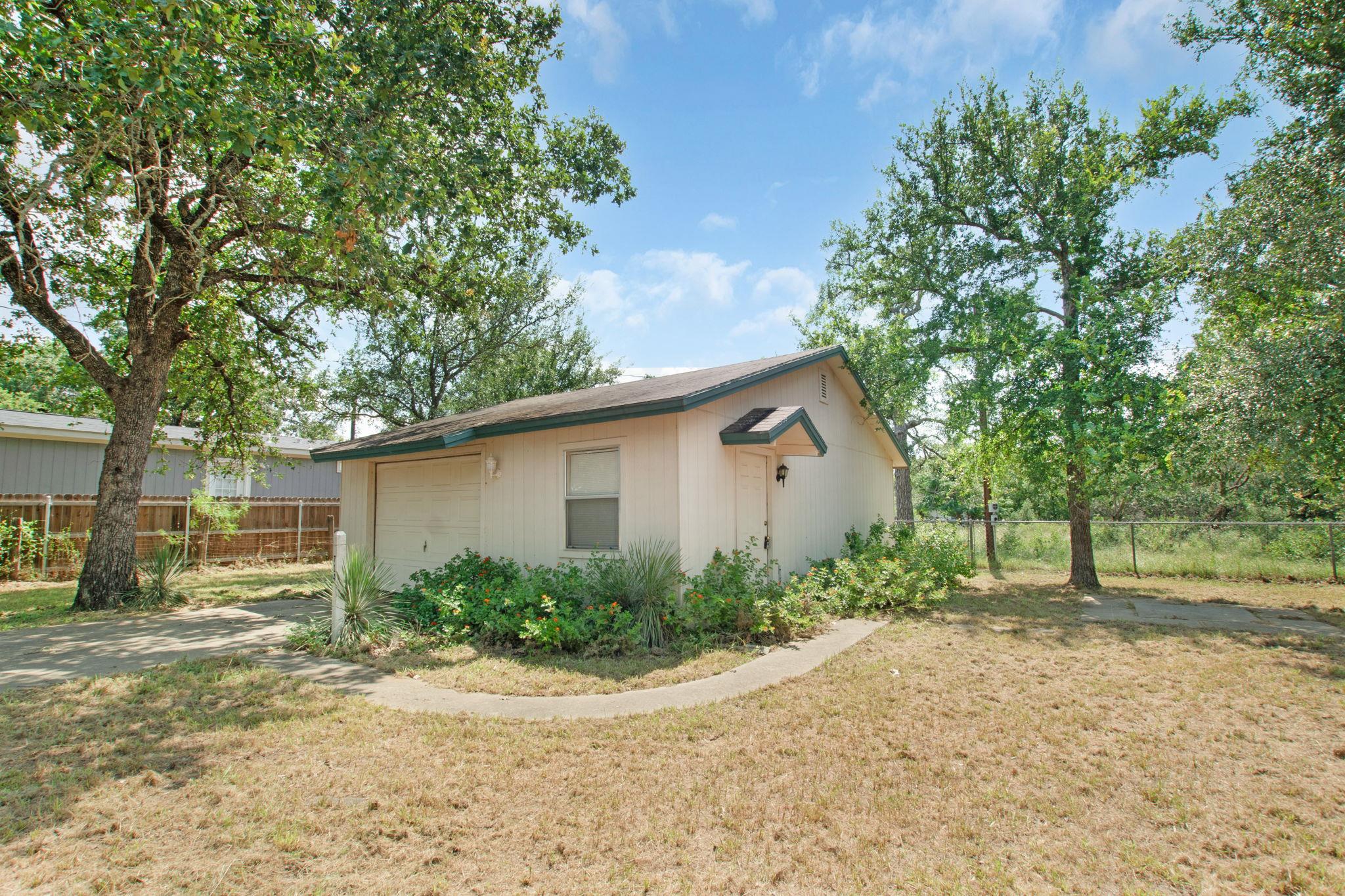 714 Pine Ln, Horseshoe Bay, TX 78657