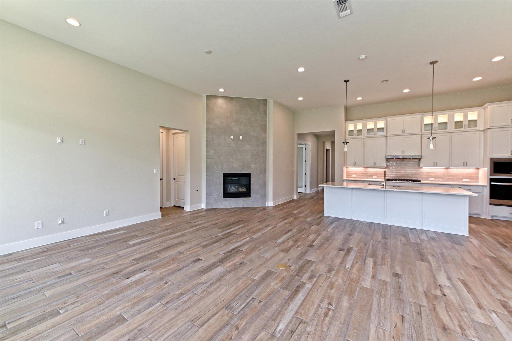 1221 Stormy Dr, Georgetown, TX 78633