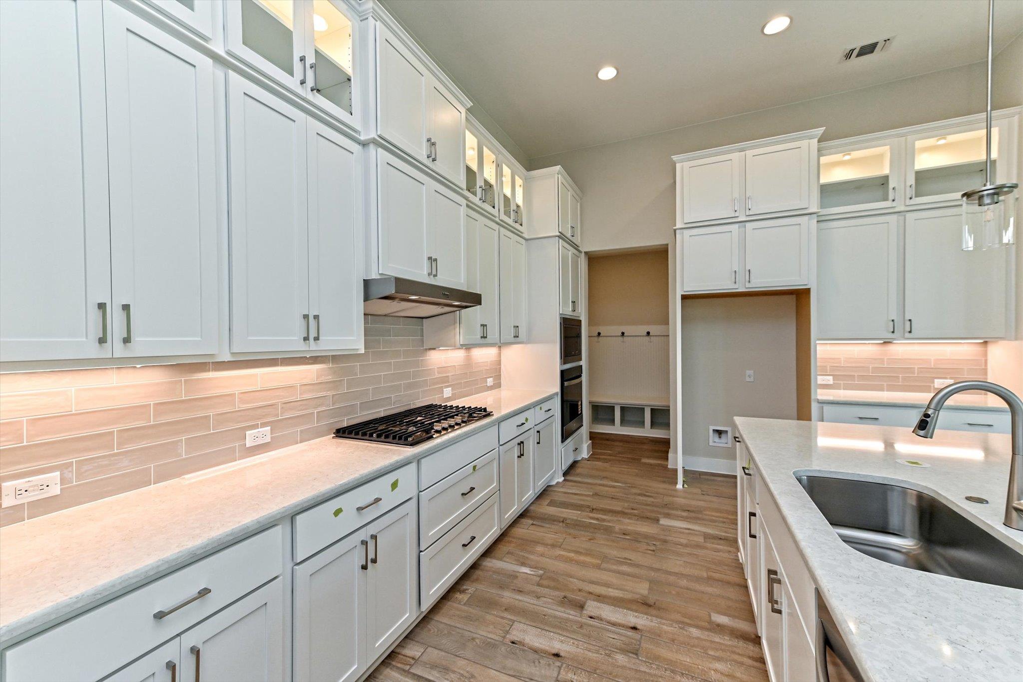 1221 Stormy Dr, Georgetown, TX 78633