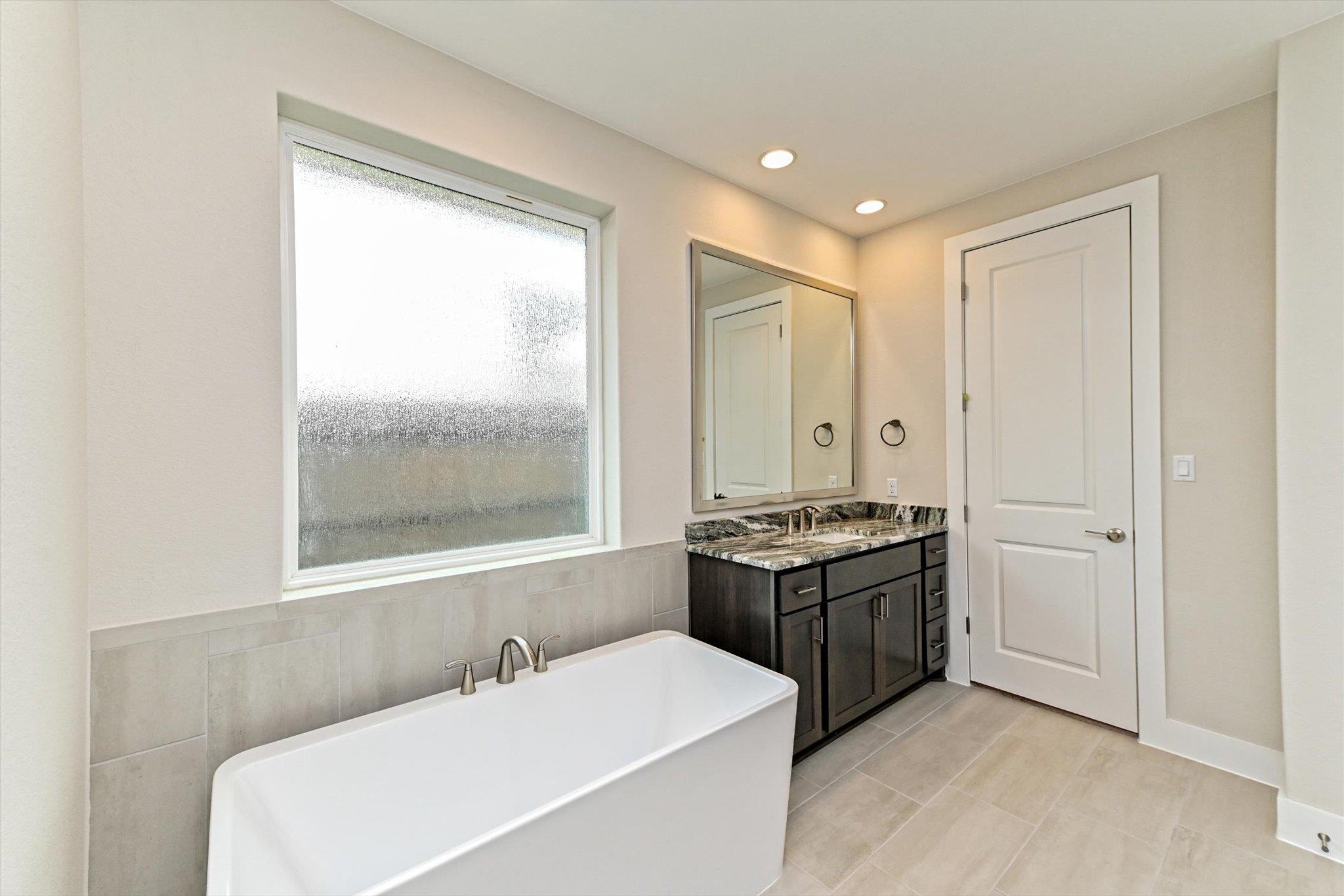 1221 Stormy Dr, Georgetown, TX 78633