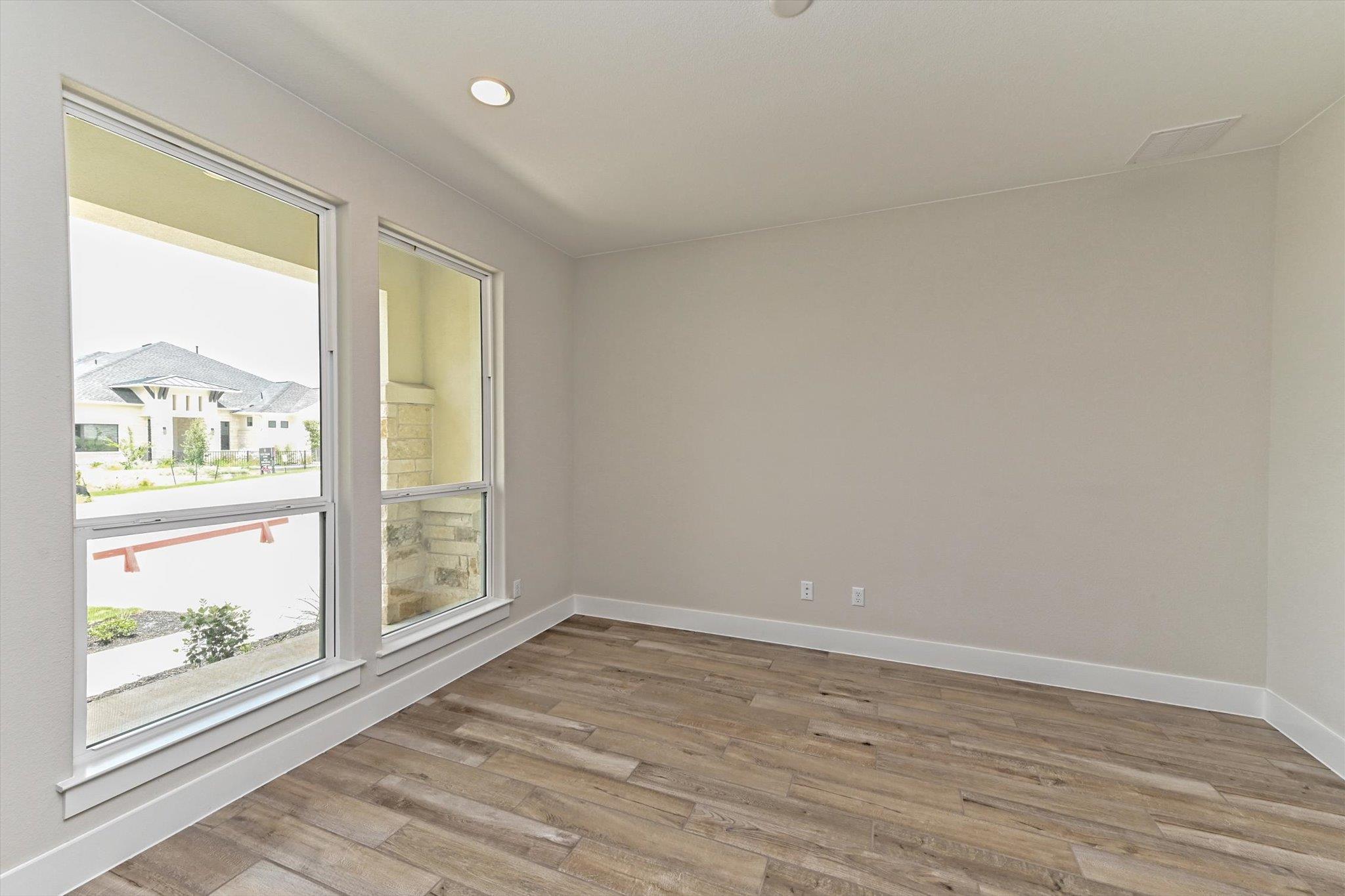 1221 Stormy Dr, Georgetown, TX 78633