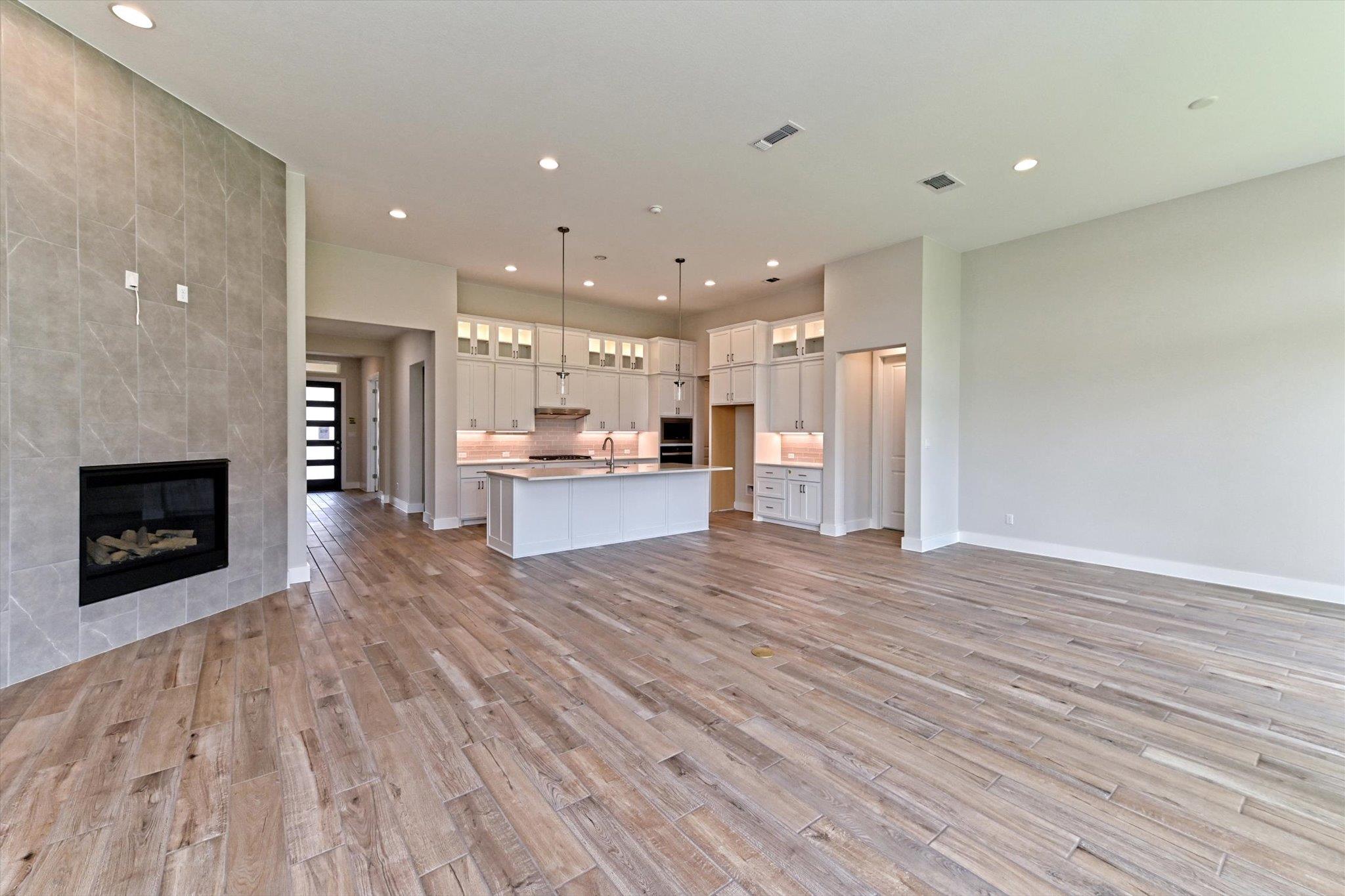 1221 Stormy Dr, Georgetown, TX 78633