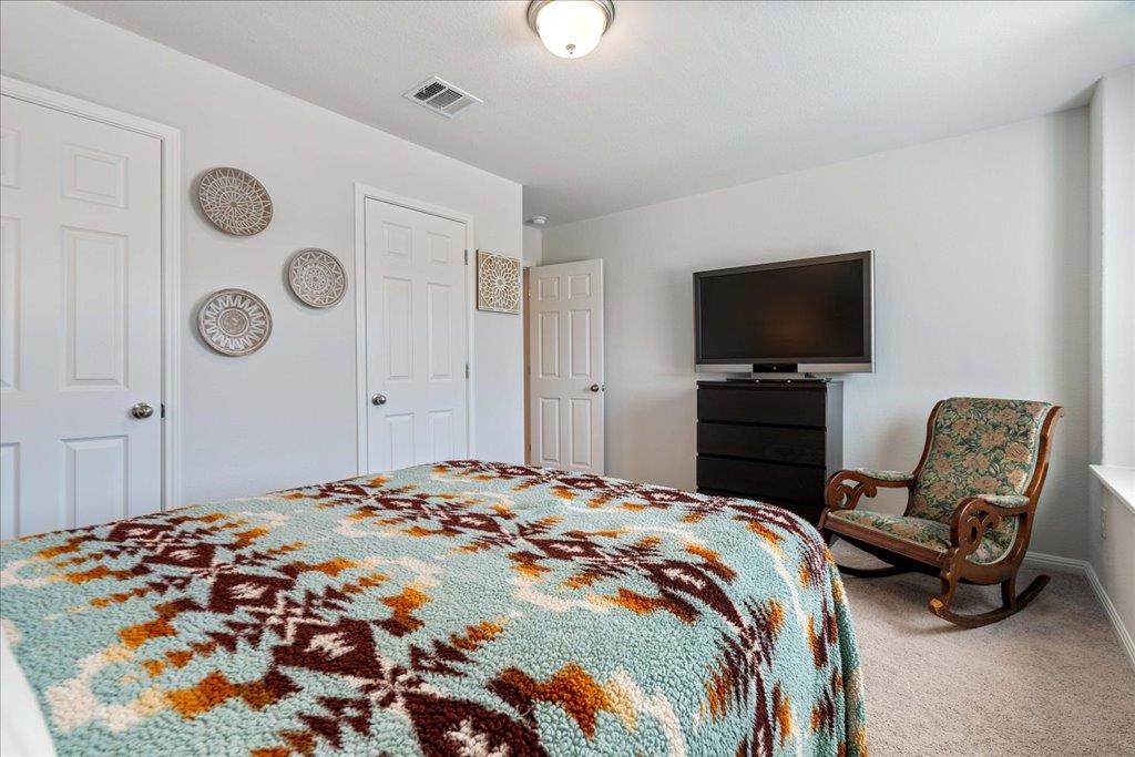 121 Walkup Ln, Leander, TX 78641