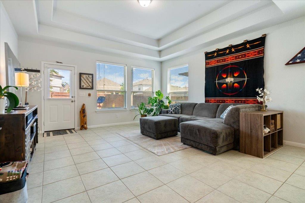 121 Walkup Ln, Leander, TX 78641