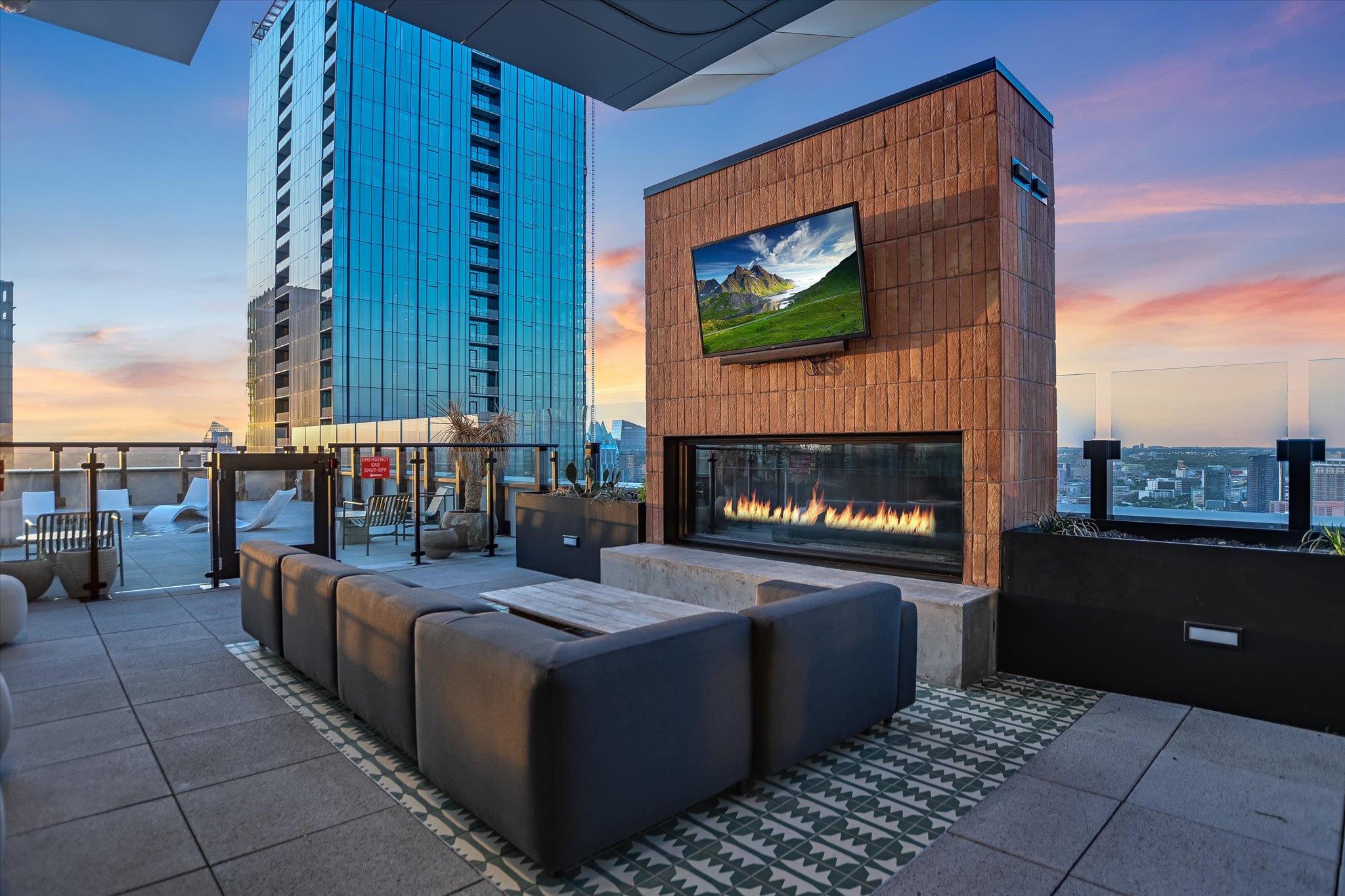 84 East Ave # 3909, Austin, TX 78701