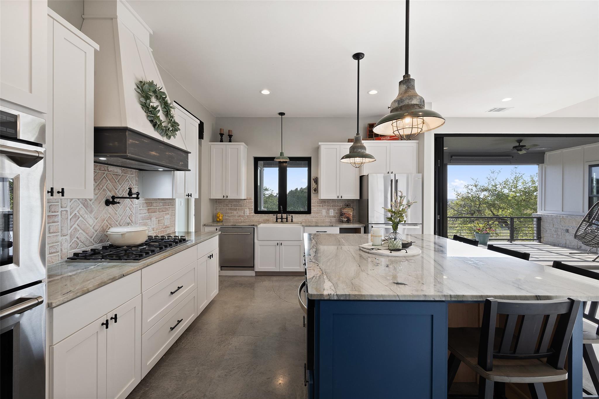 468 Cedar Mountain Dr, Marble Falls, TX 78654