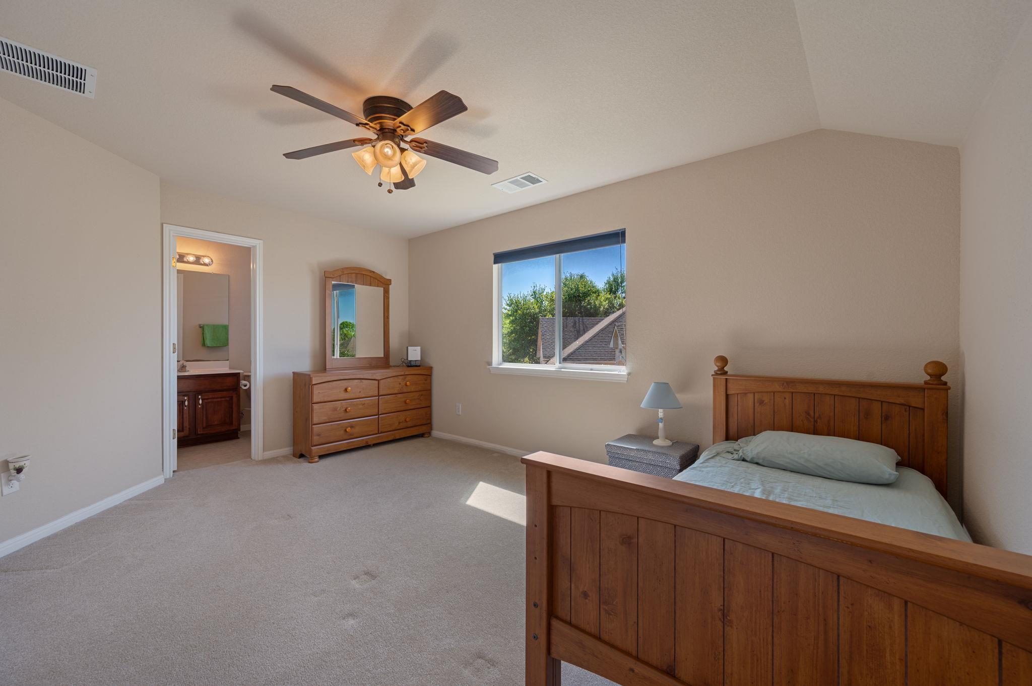 20100 Farm Pond Ln, Pflugerville, TX 78660