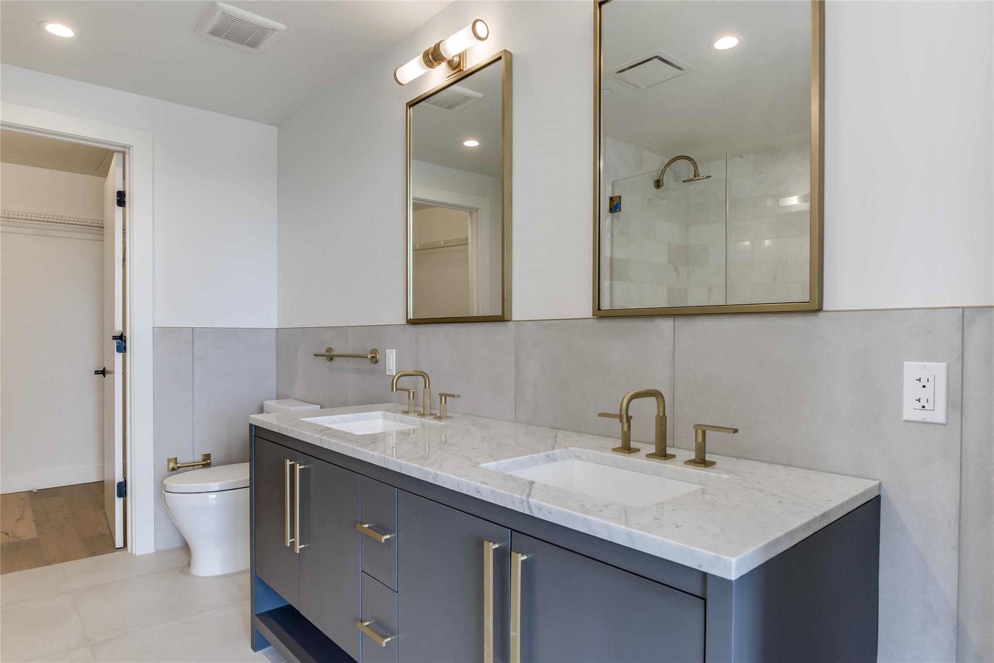 70 Rainey St # 2002, Austin, TX 78701