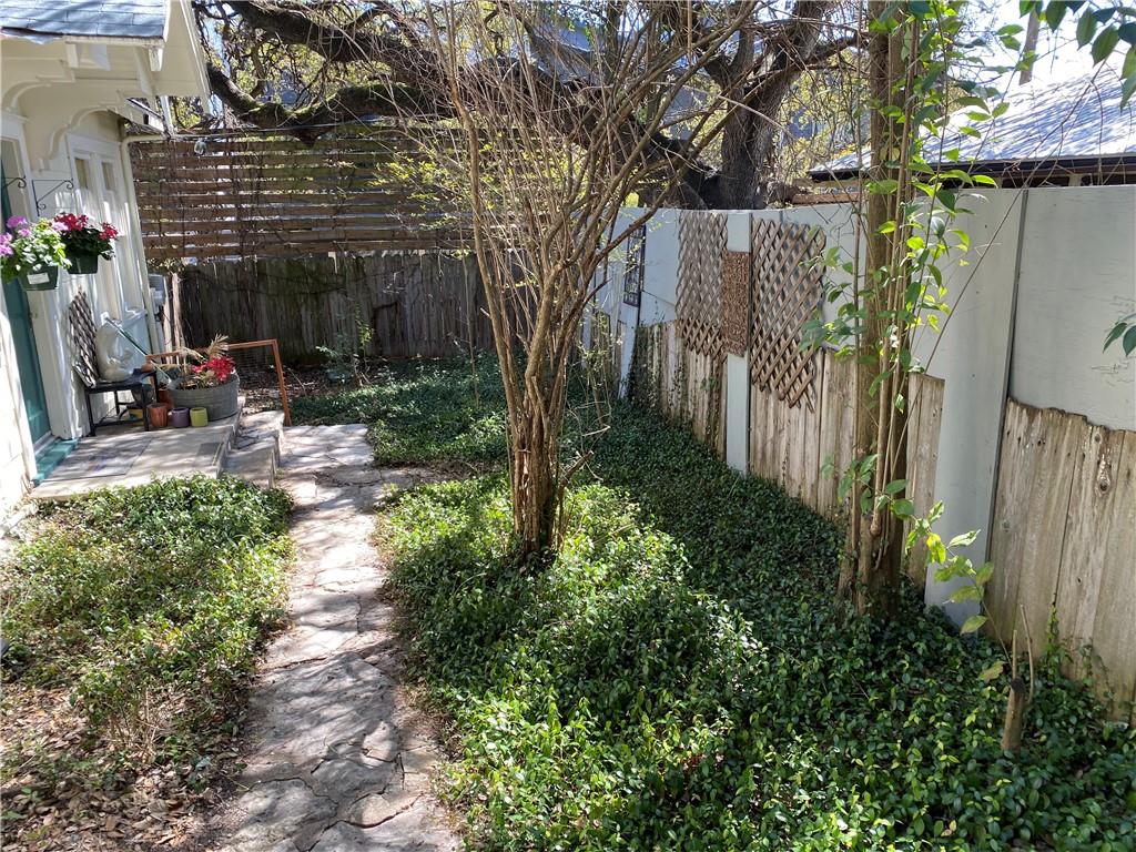 400 W Alpine Rd, Austin, TX 78704