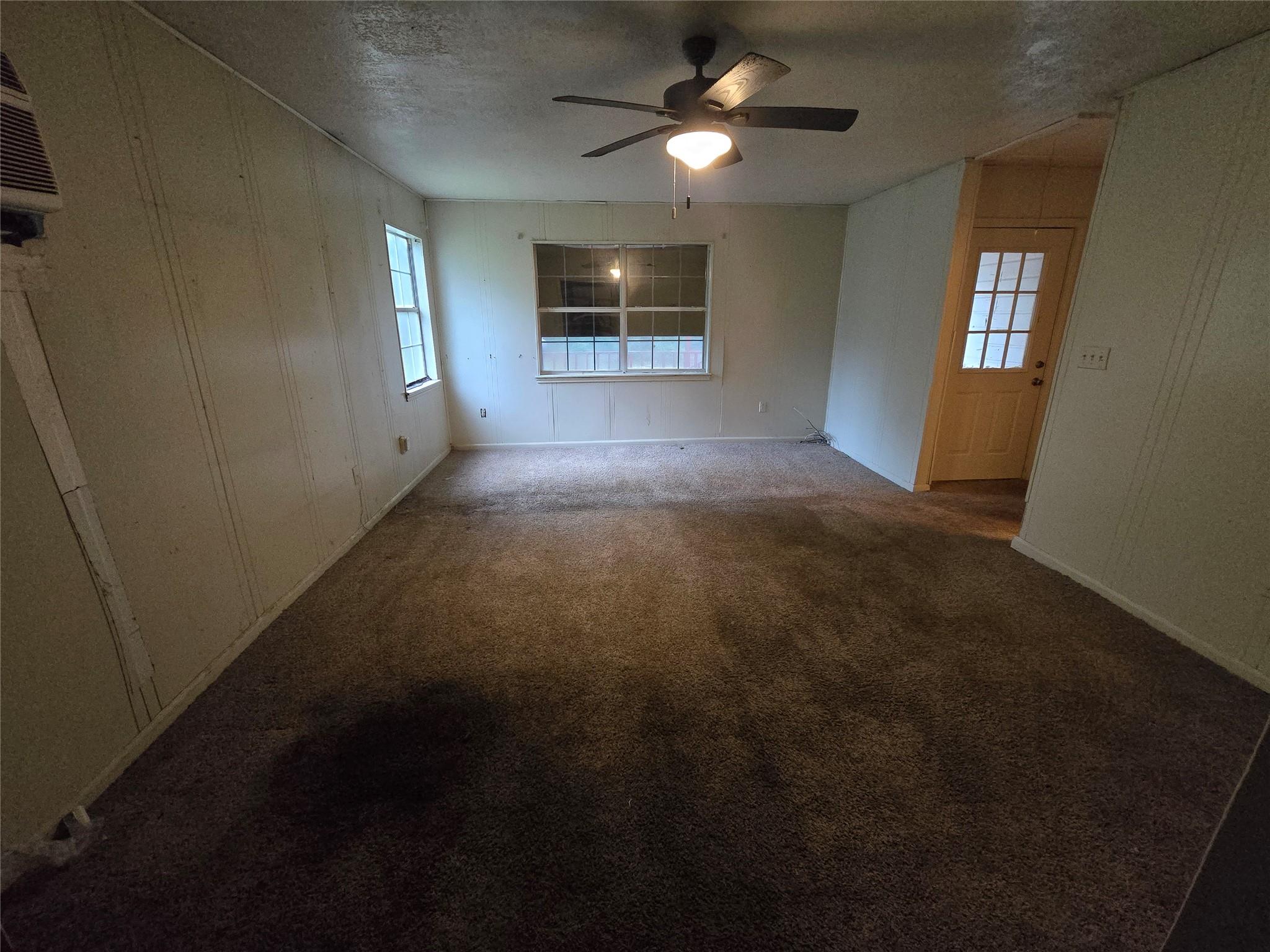 24982 Weeren Rd, Montgomery, TX 77316