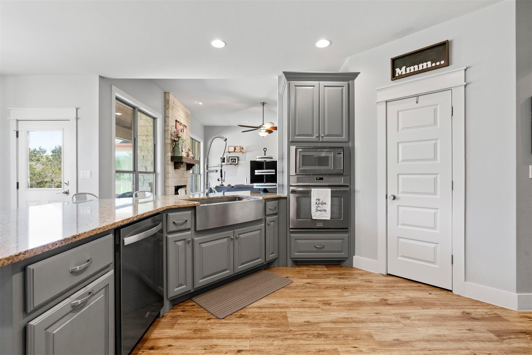 617 Chama Trce, Dripping Springs, TX 78620