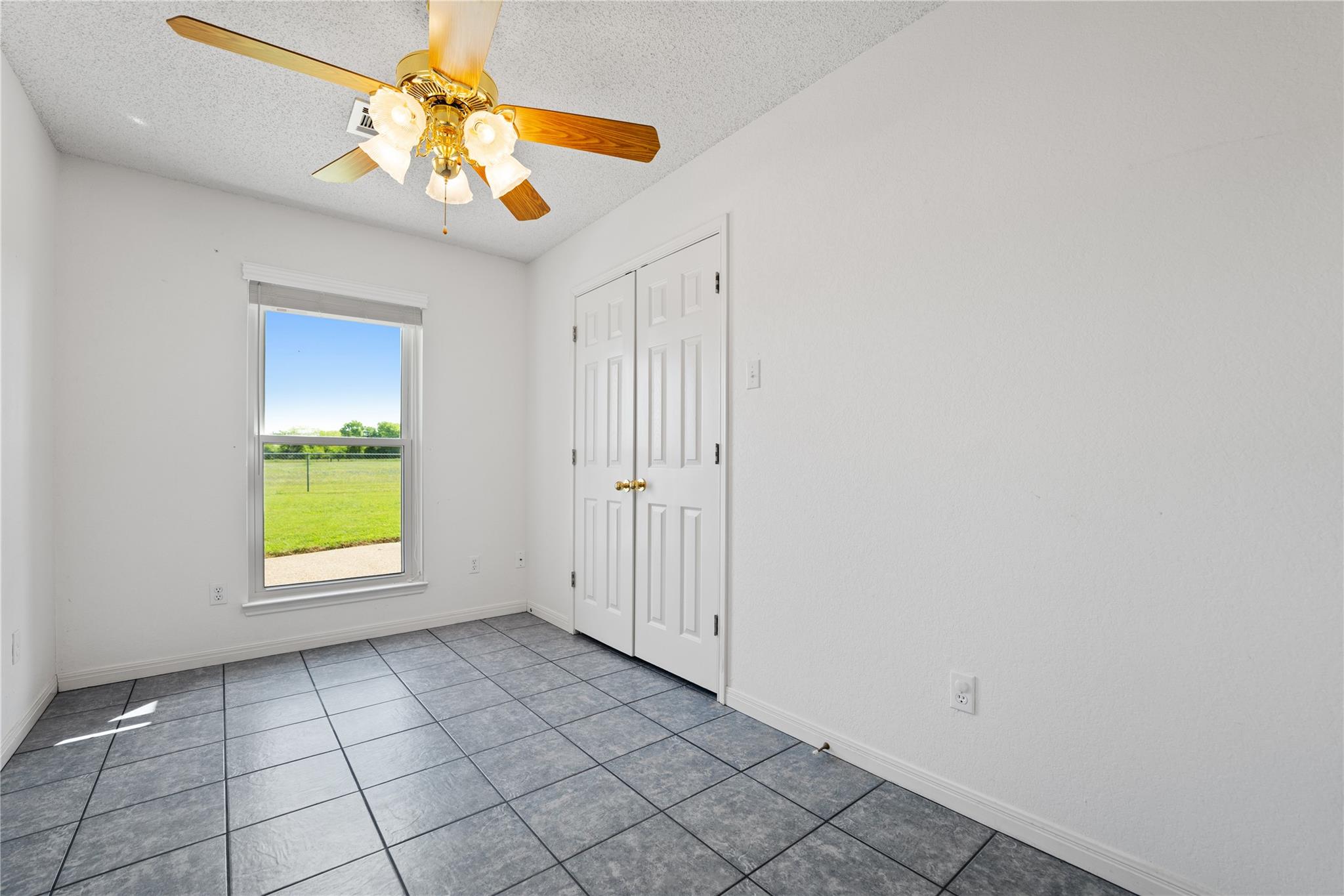 584 S Hanath Kuehl Rd, Riesel, TX 76682