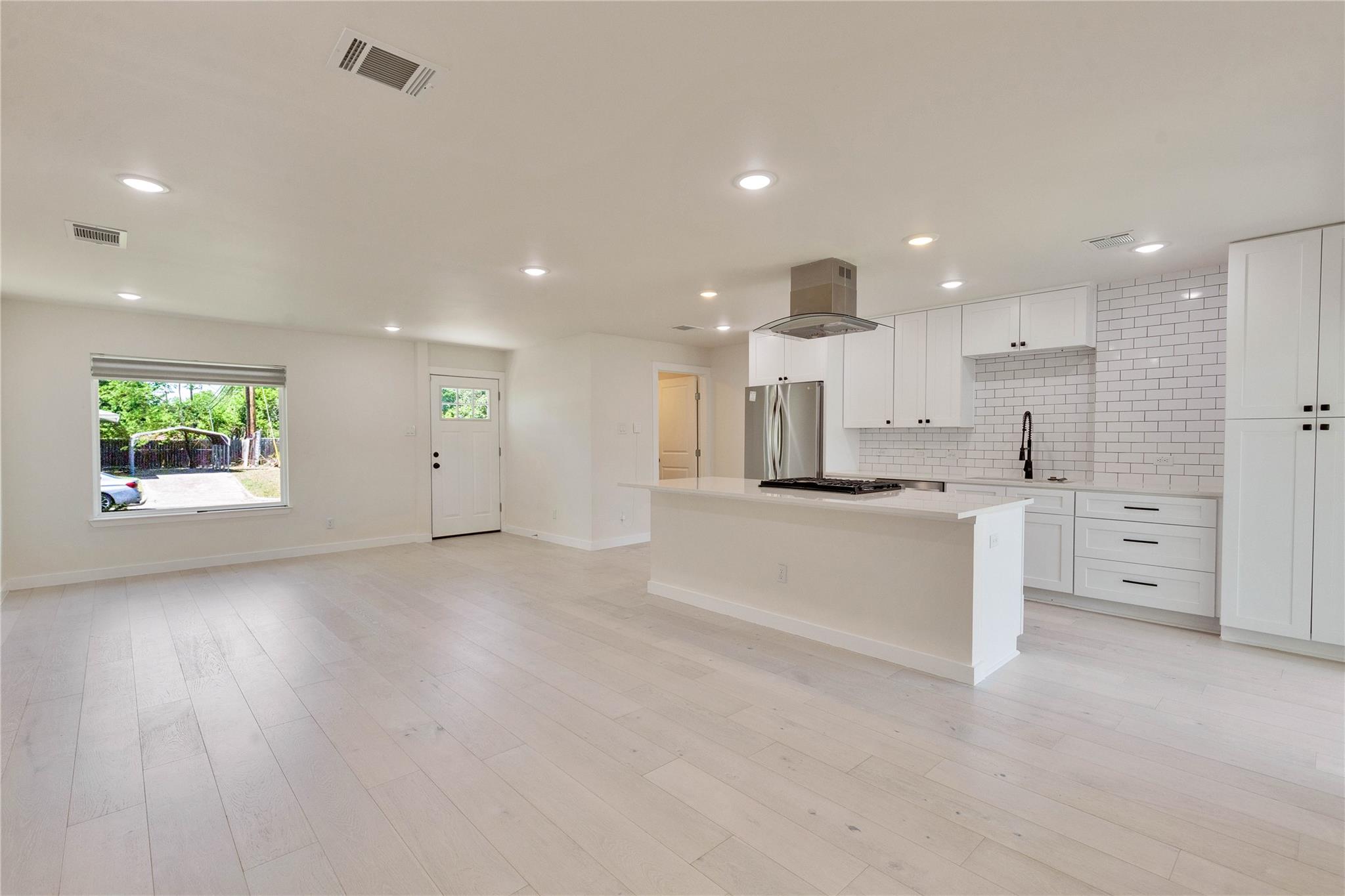 8503 Kromer St, Austin, TX 78757