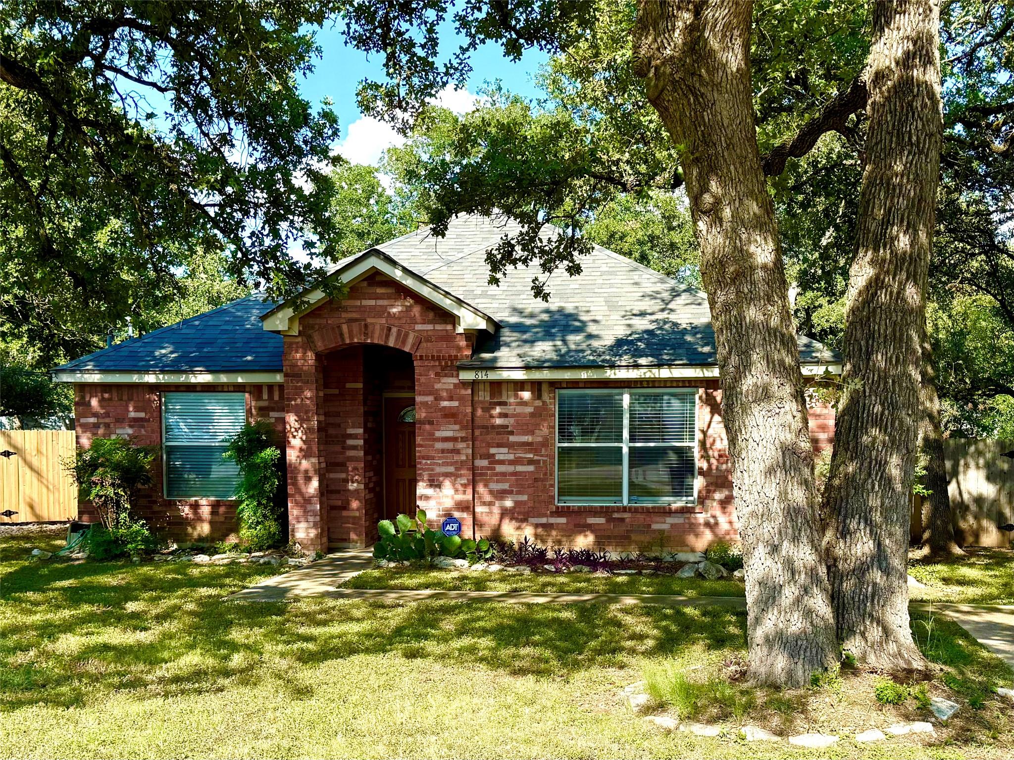814 Monarch Ave, Cedar Park, TX 78613