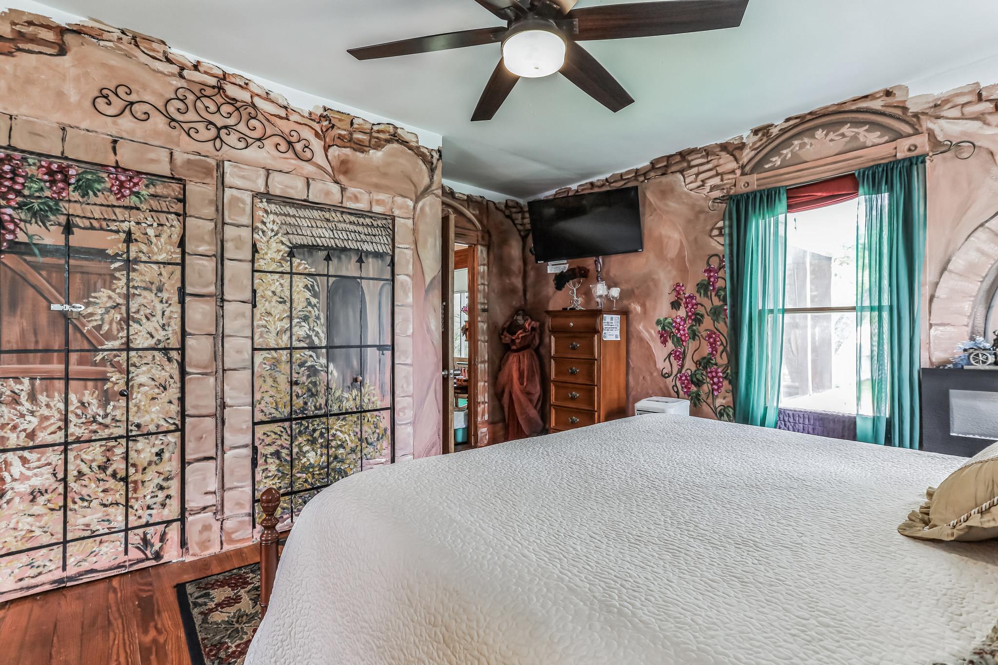203 W Commerce St, San Saba, TX 76877