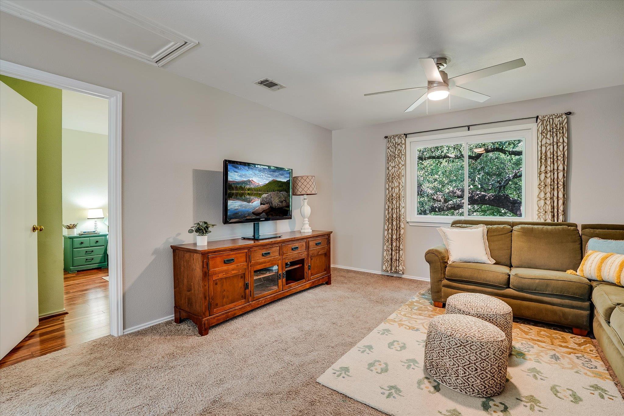 7605 Hawkeye Dr, Austin, TX 78749