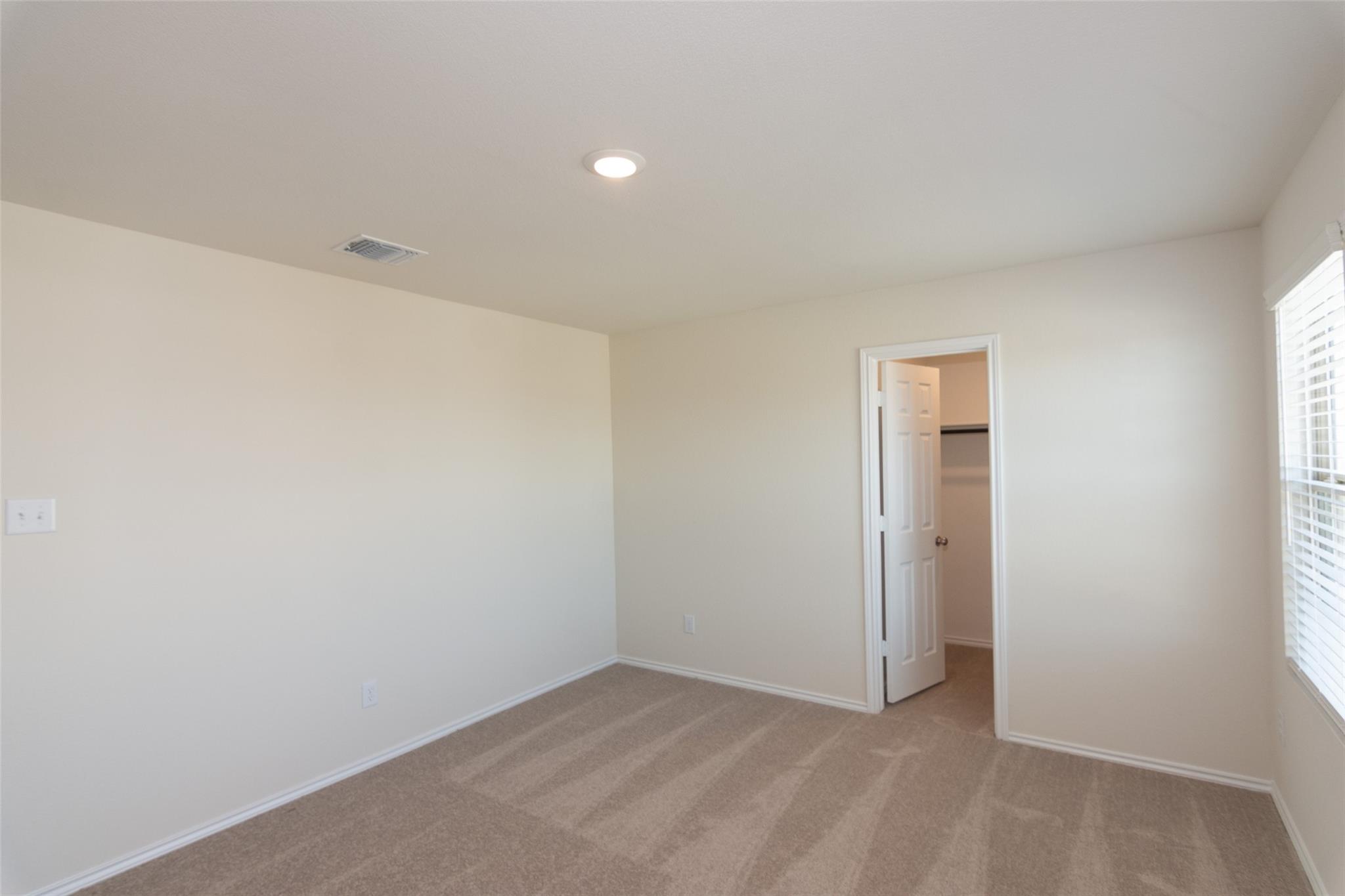 341 E Katie Elder Dr, Jarrell, TX 76537