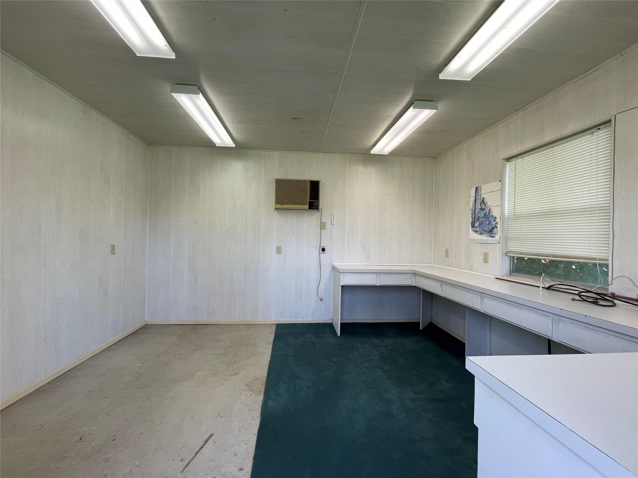604 E Kerr St, Burnet, TX 78611