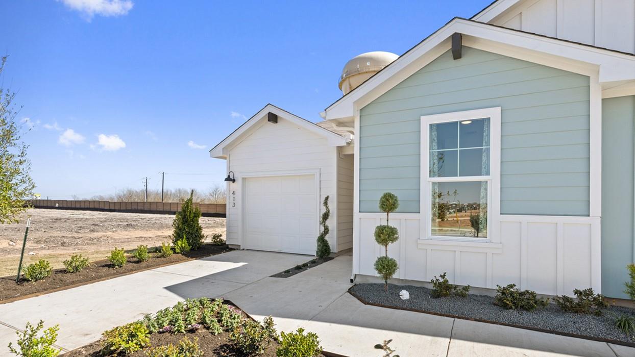 644 Arnold Loop # A, Uhland, TX 78640