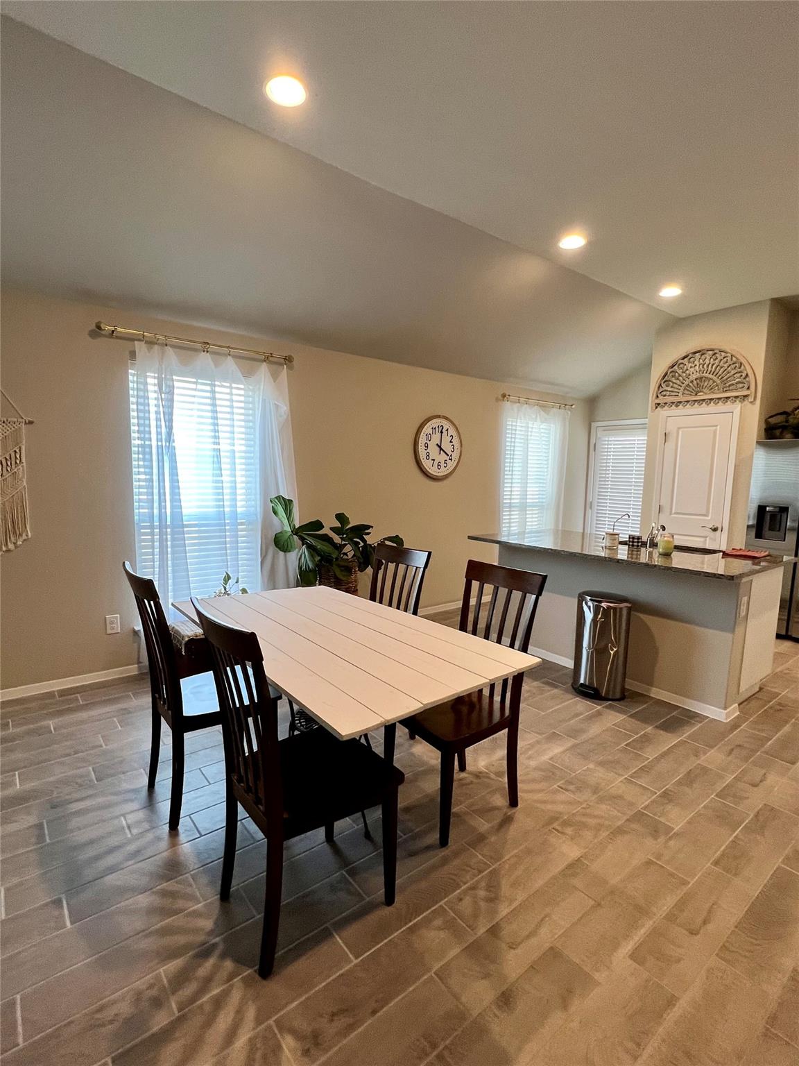 208 Rollingwood Dr, San Marcos, TX 78666
