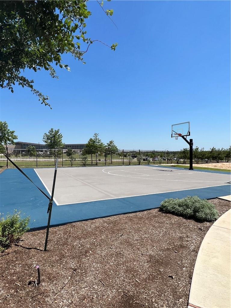 208 Rollingwood Dr, San Marcos, TX 78666