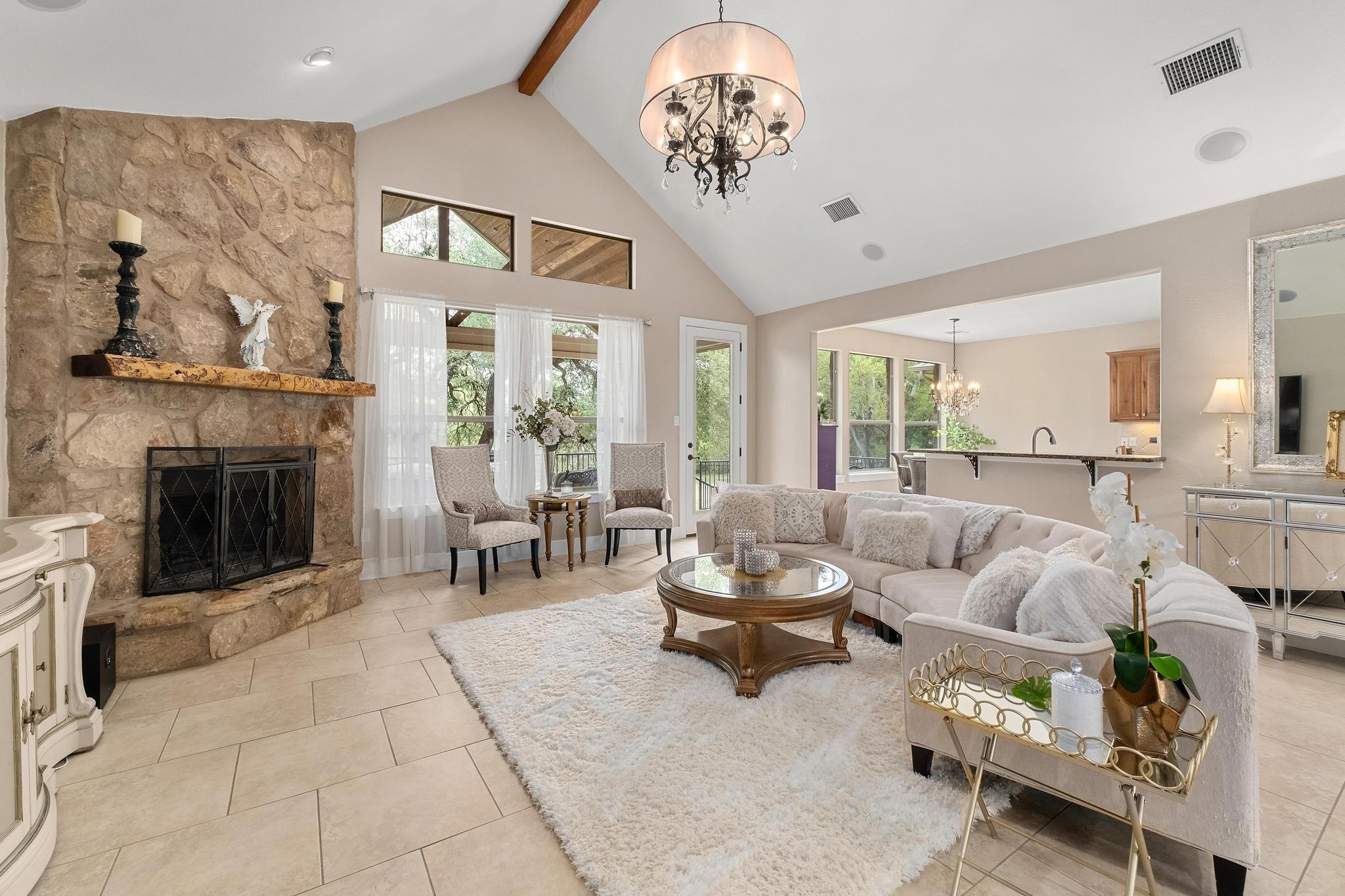 112 Lariat Ln, Dripping Springs, TX 78620