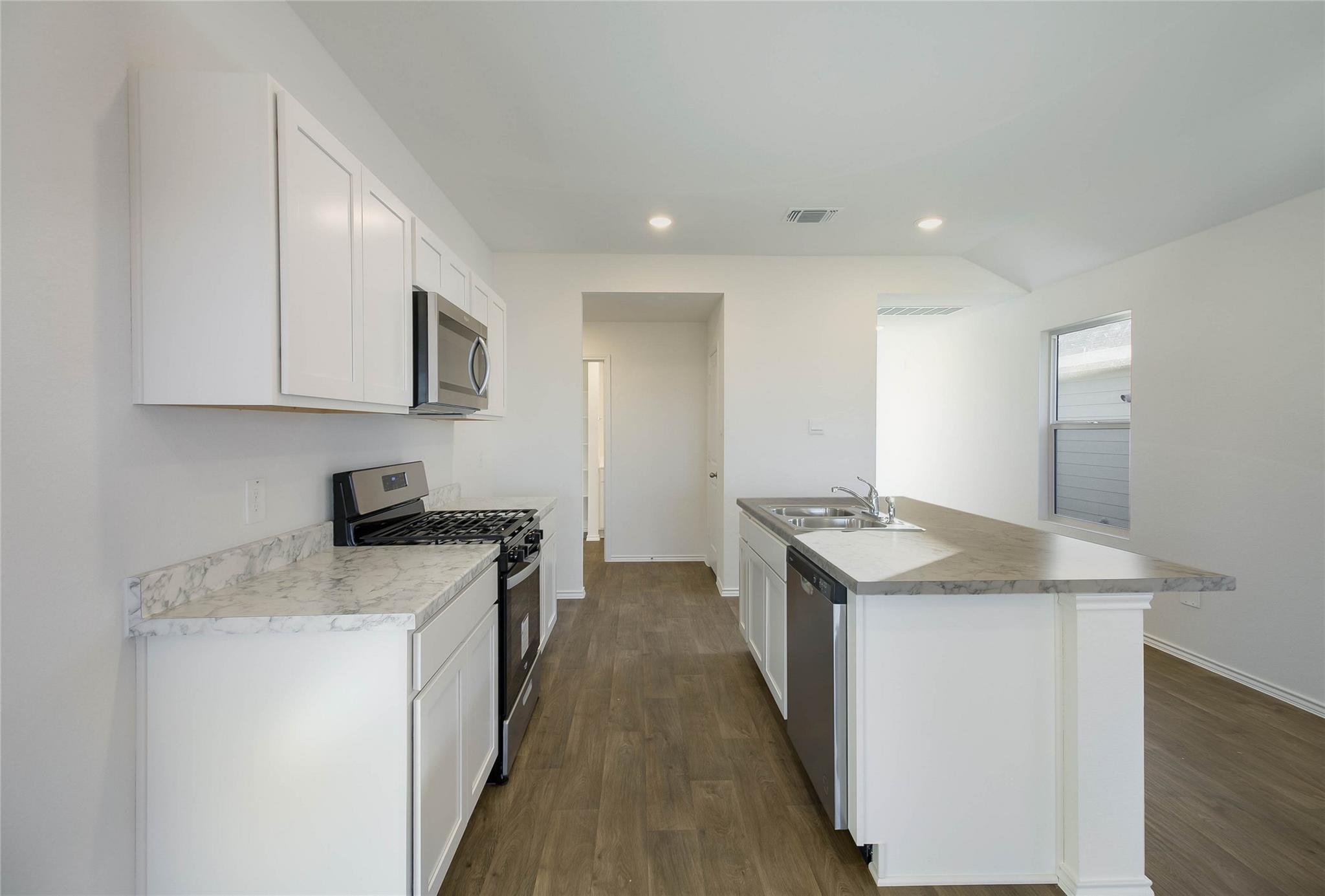 178 Schuenemann Way, Uhland, TX 78640