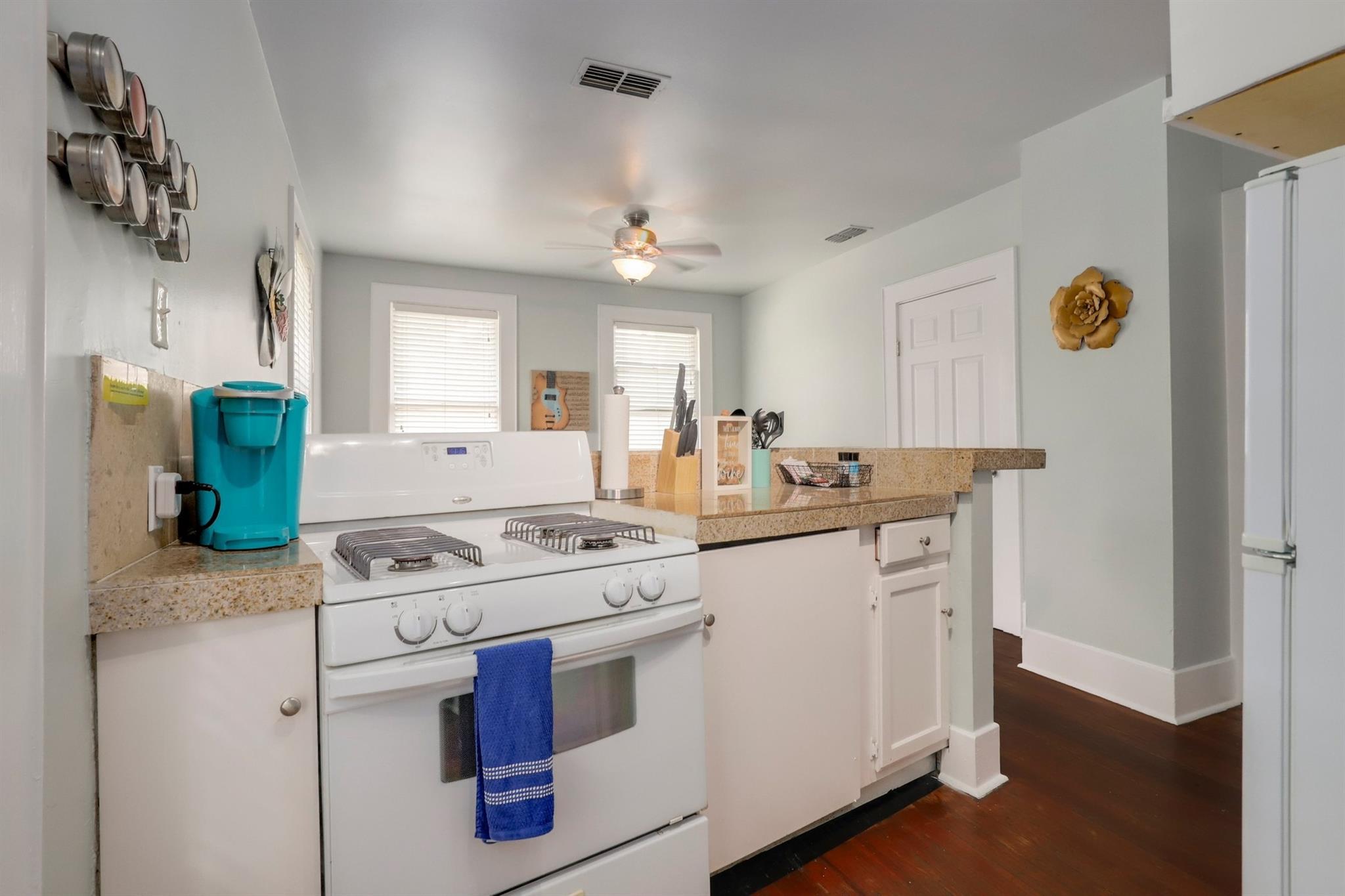 1209 W 8th St, Austin, TX 78703