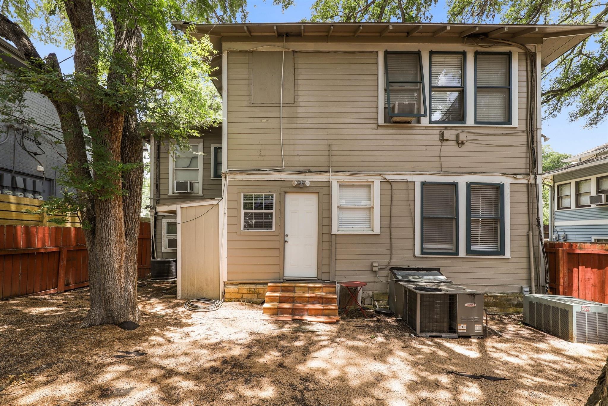 1209 W 8th St, Austin, TX 78703