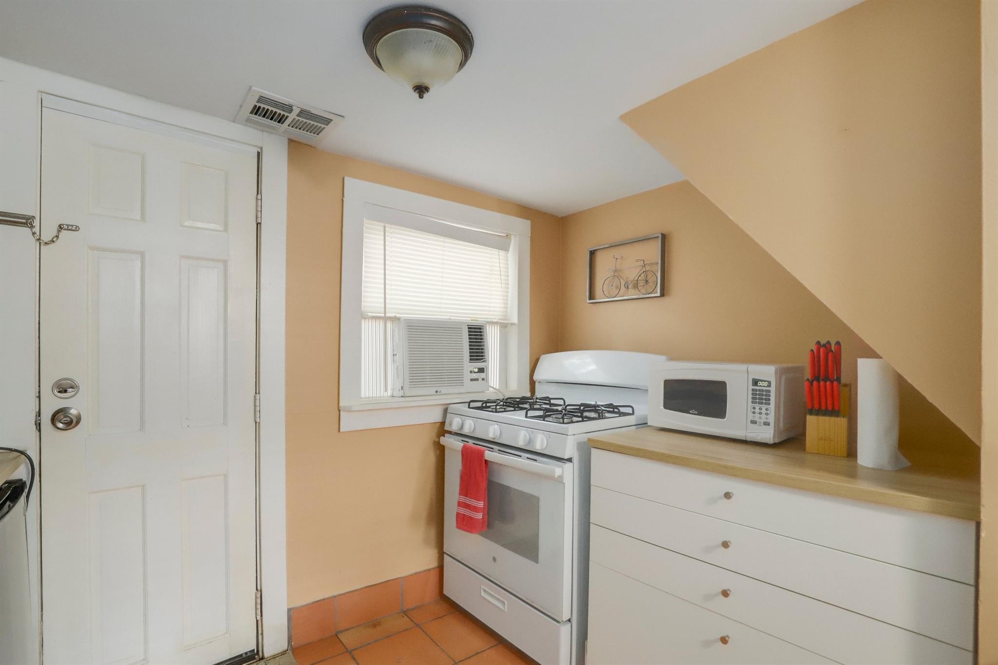 1209 W 8th St, Austin, TX 78703