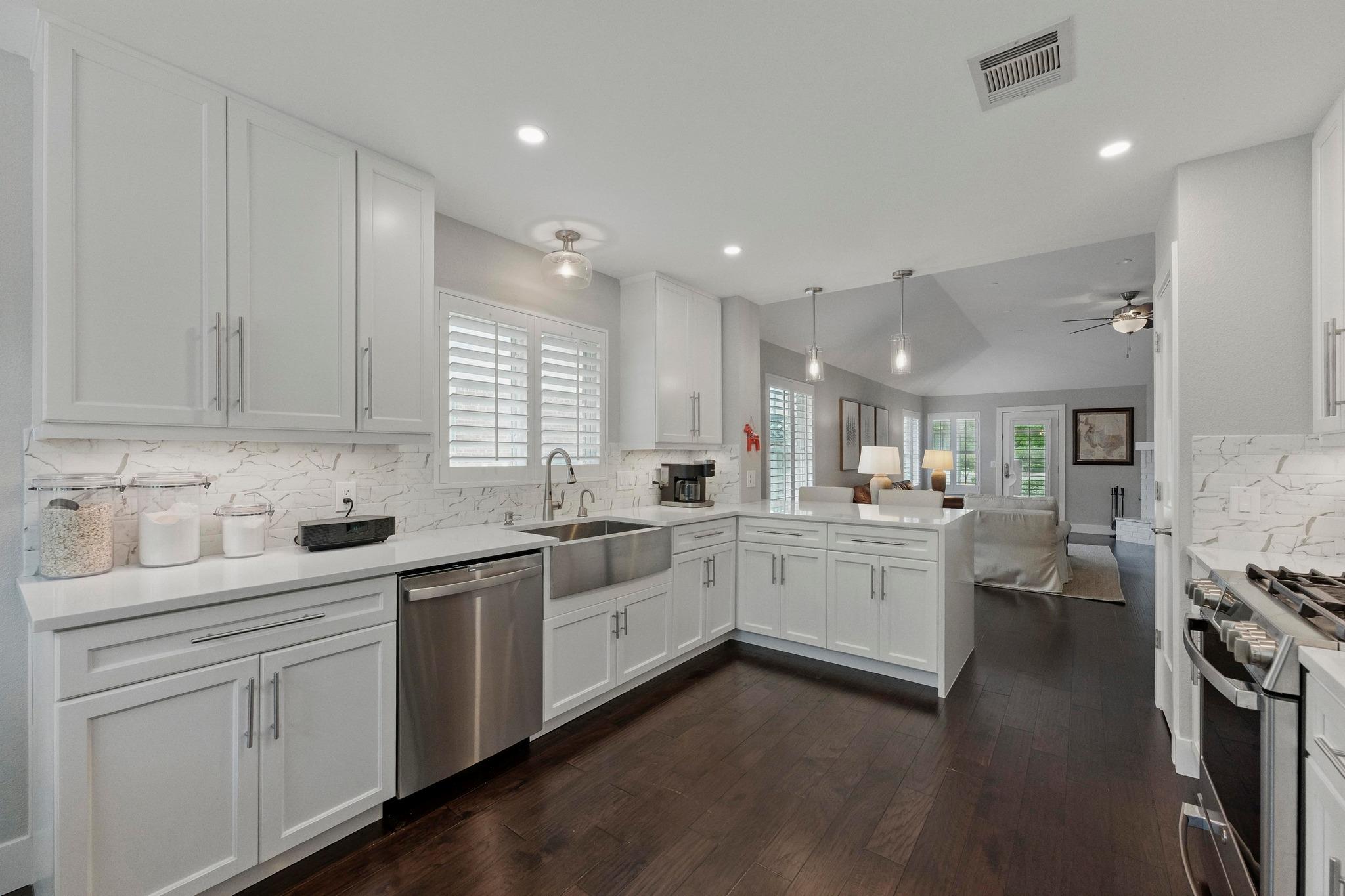 7421 Ponoma Trl, Austin, TX 78749