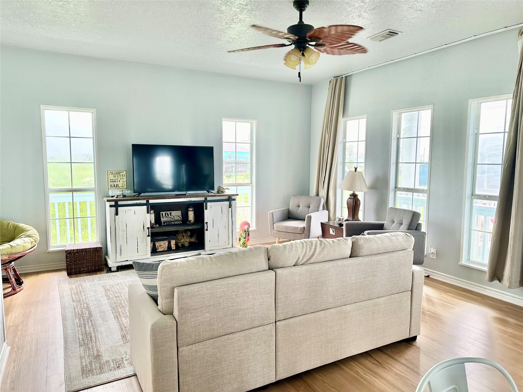 3109 Diane St, Crystal Beach, TX 77650