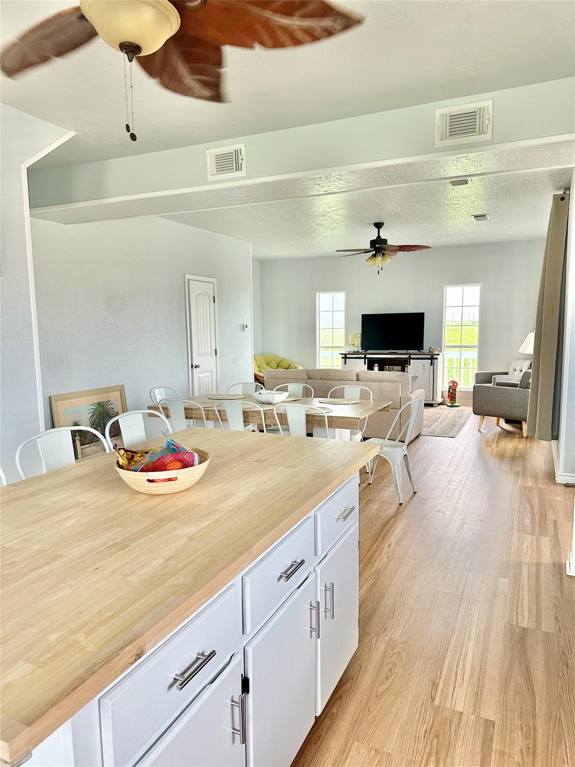 3109 Diane St, Crystal Beach, TX 77650