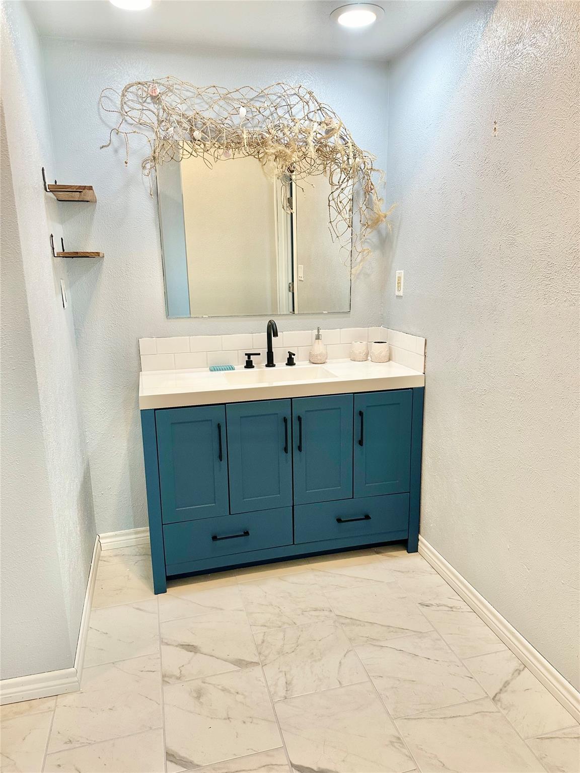 3109 Diane St, Crystal Beach, TX 77650