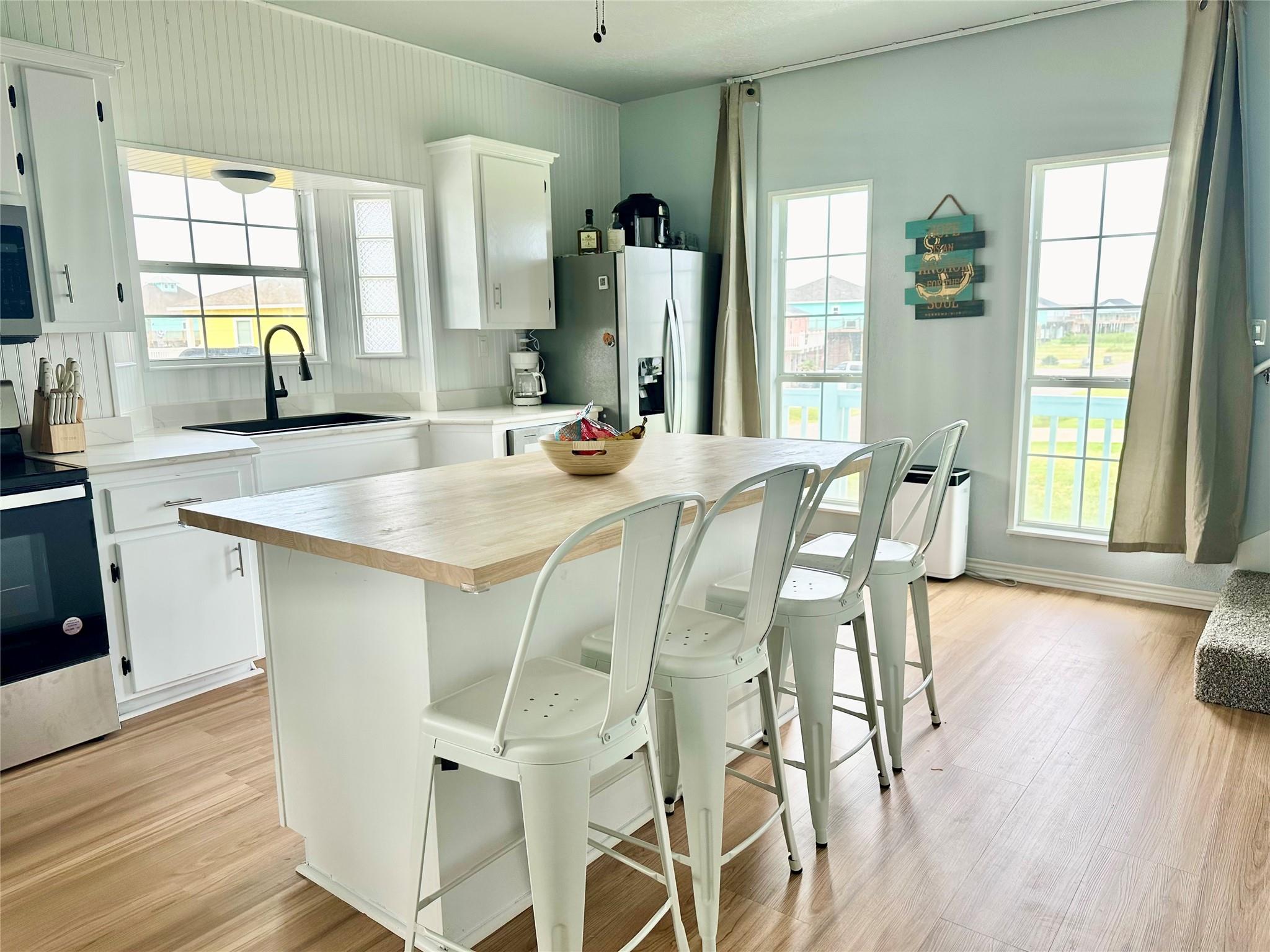 3109 Diane St, Crystal Beach, TX 77650