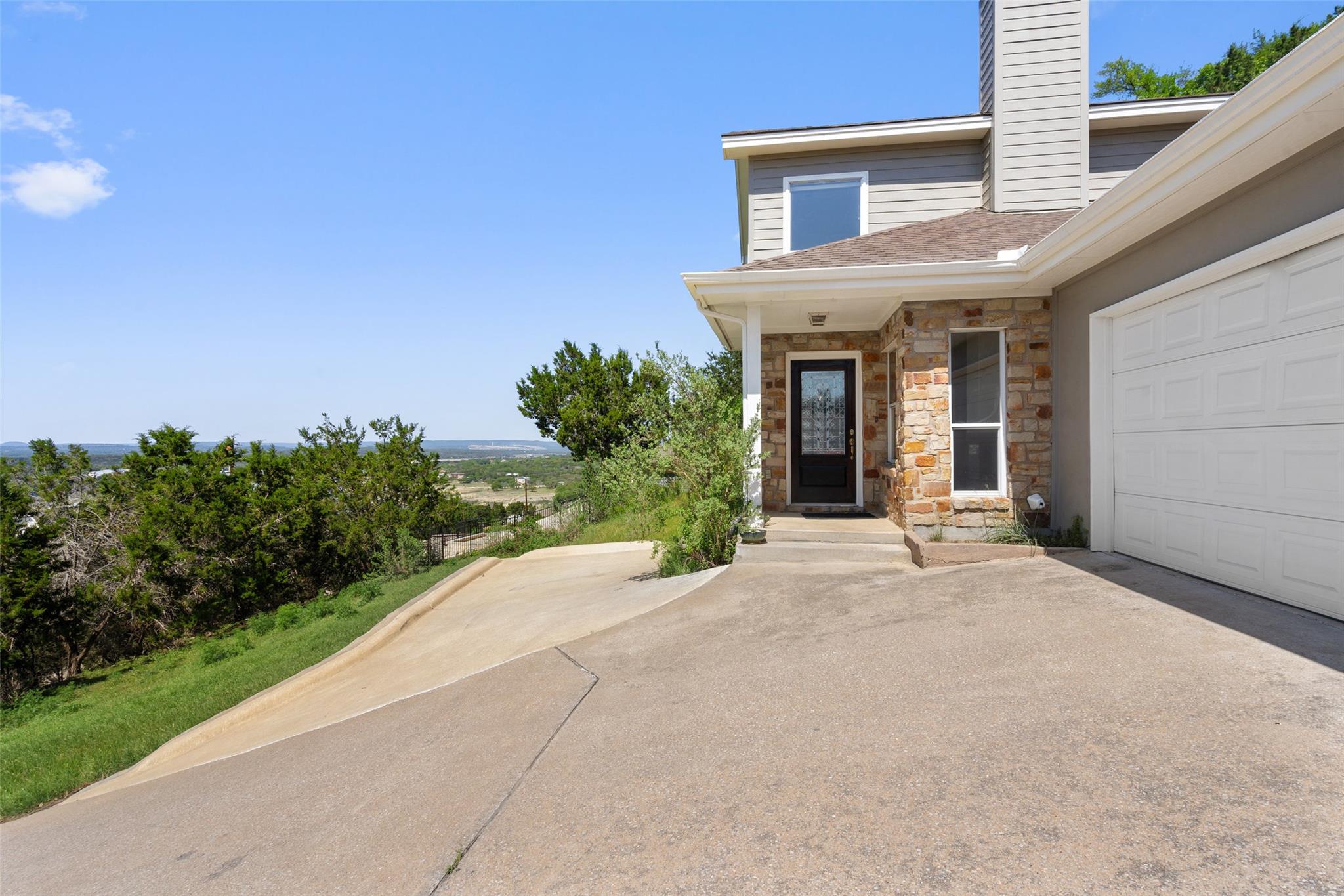403 Rogart Dr, Spicewood, TX 78669