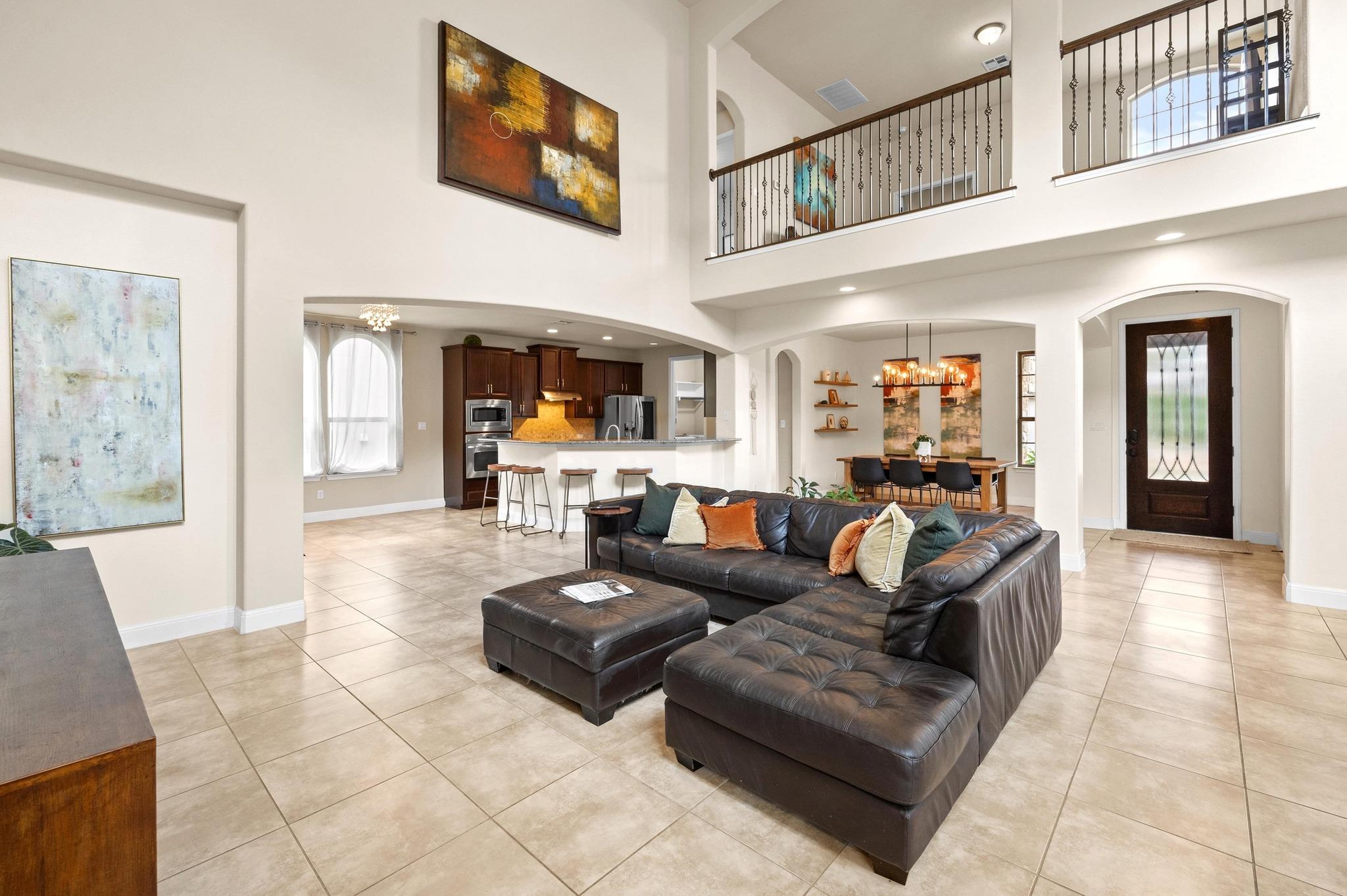 106 Tonkawa Trl W, Austin, TX 78738