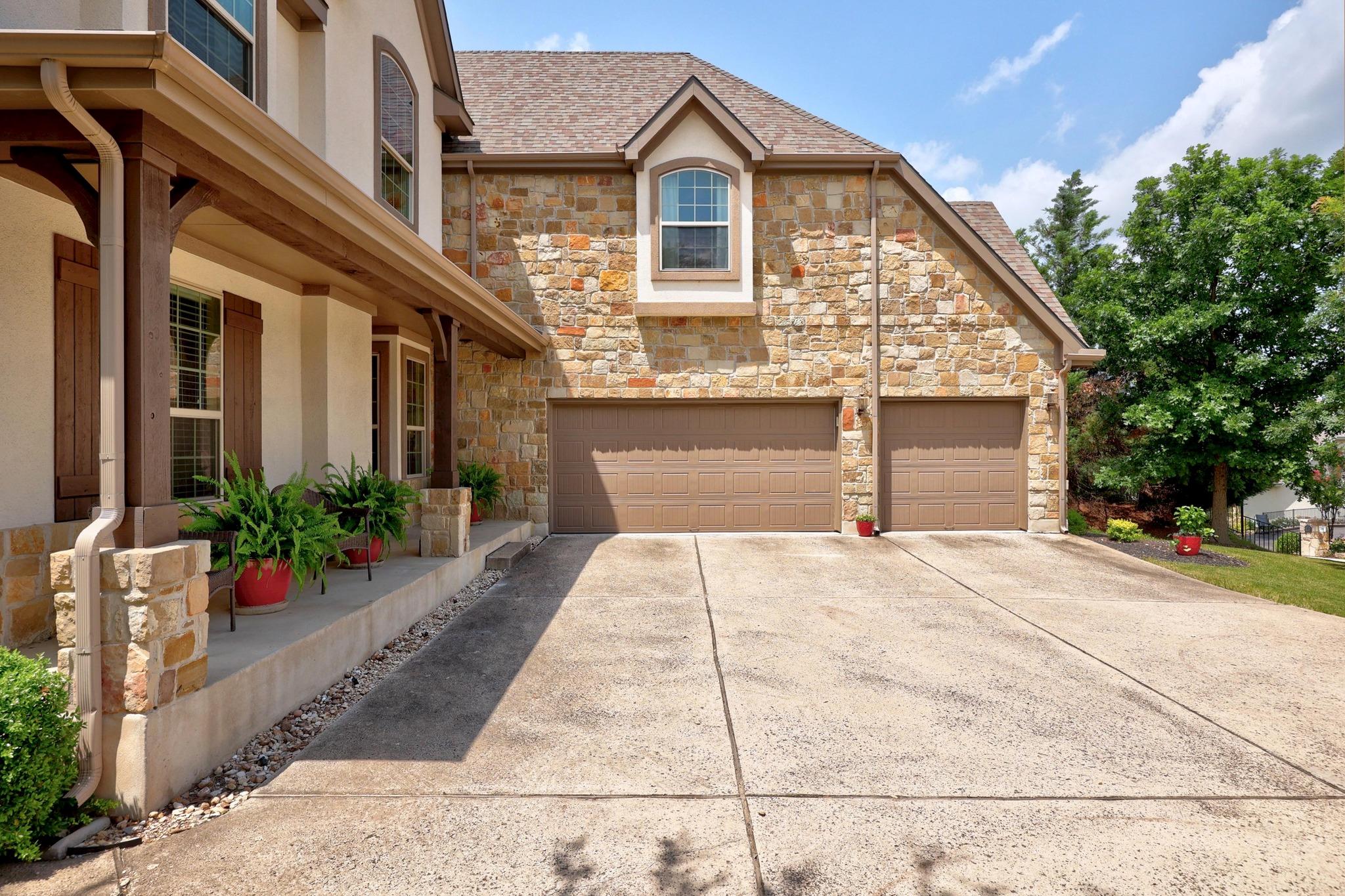 106 Tonkawa Trl W, Austin, TX 78738