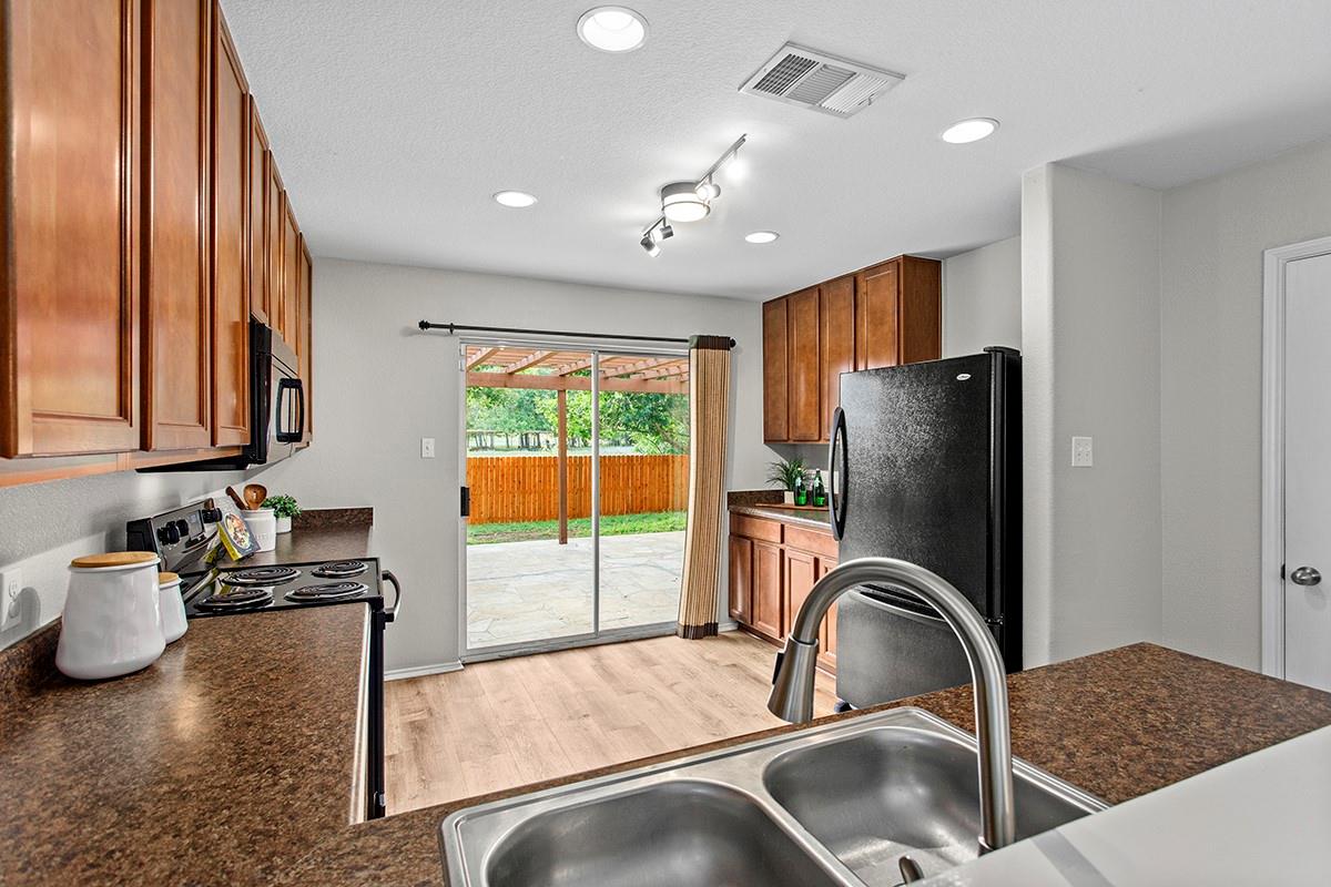 11328 Ashbrook Dr, Manchaca, TX 78652