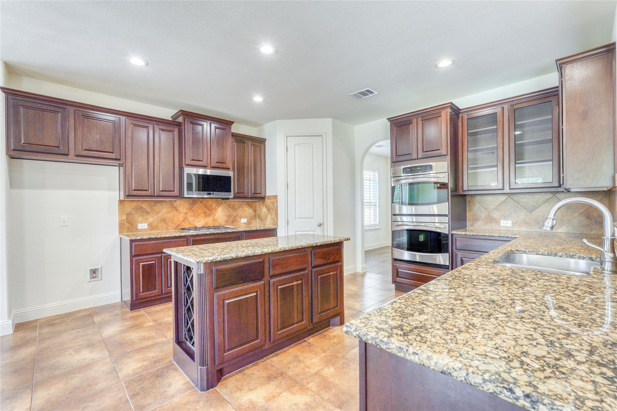2801 Mirasol Dr, Round Rock, TX 78681