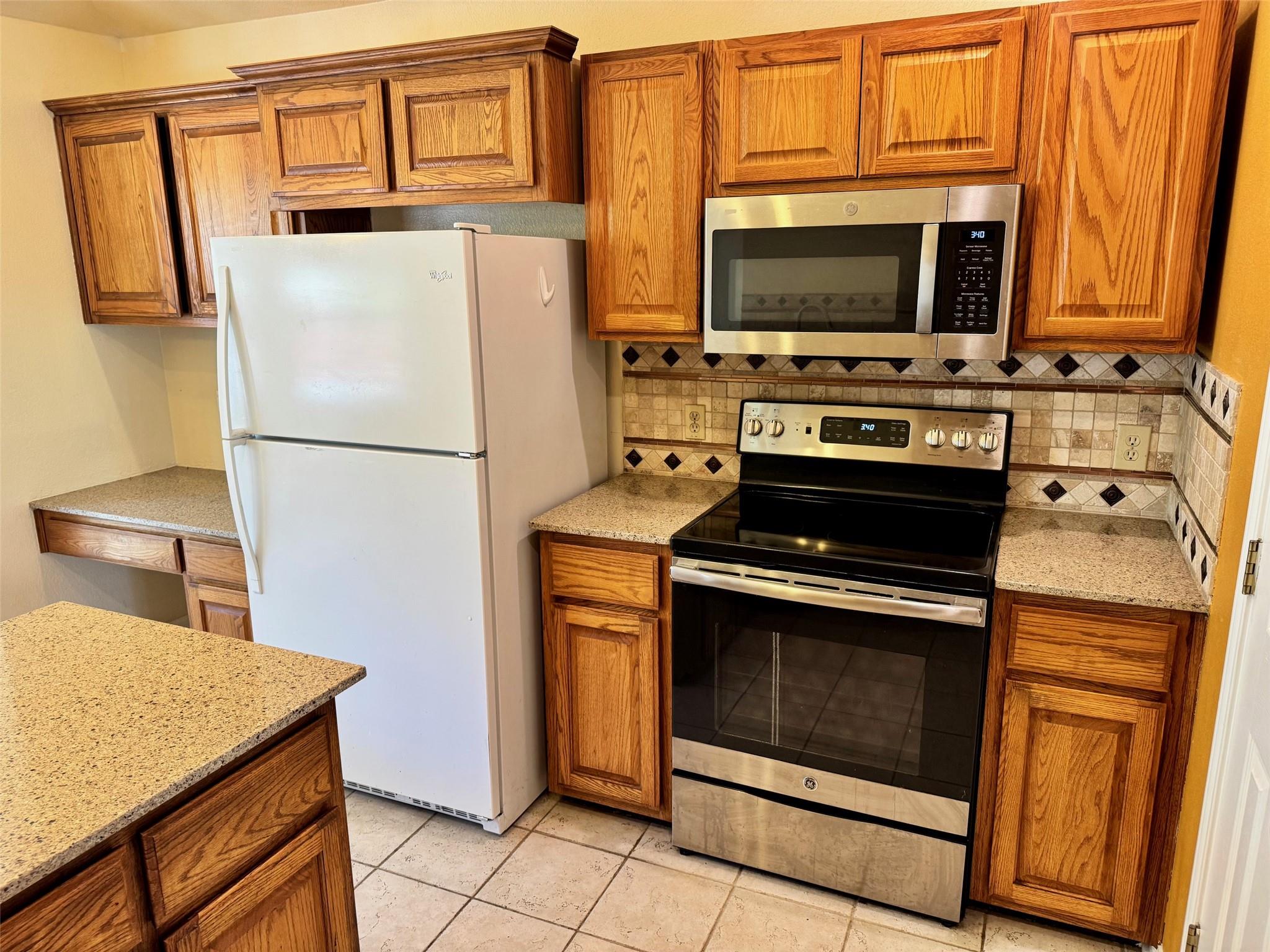 107 Pine Ridge Dr, Bastrop, TX 78602
