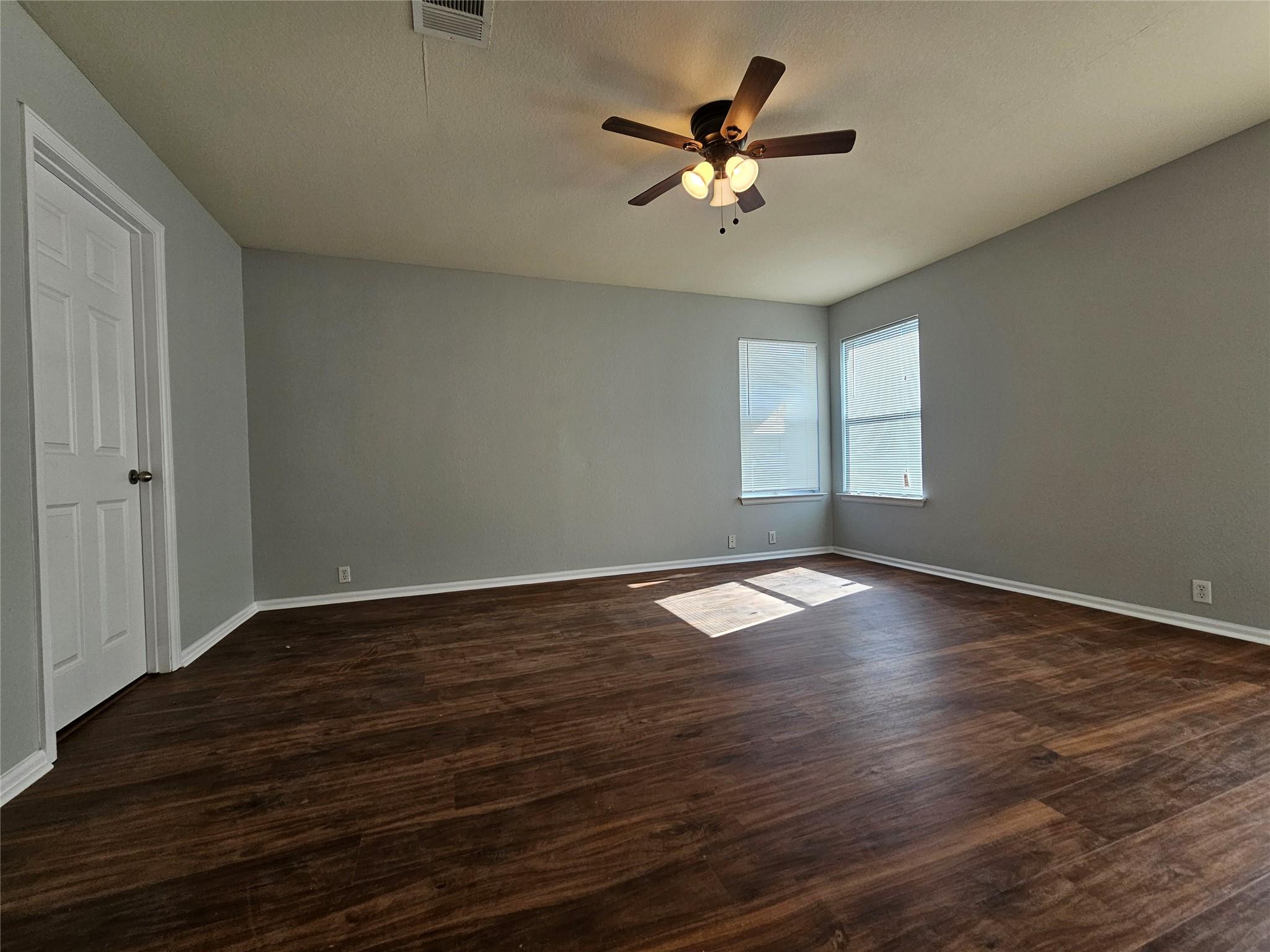 580 Hometown Pkwy, Kyle, TX 78640