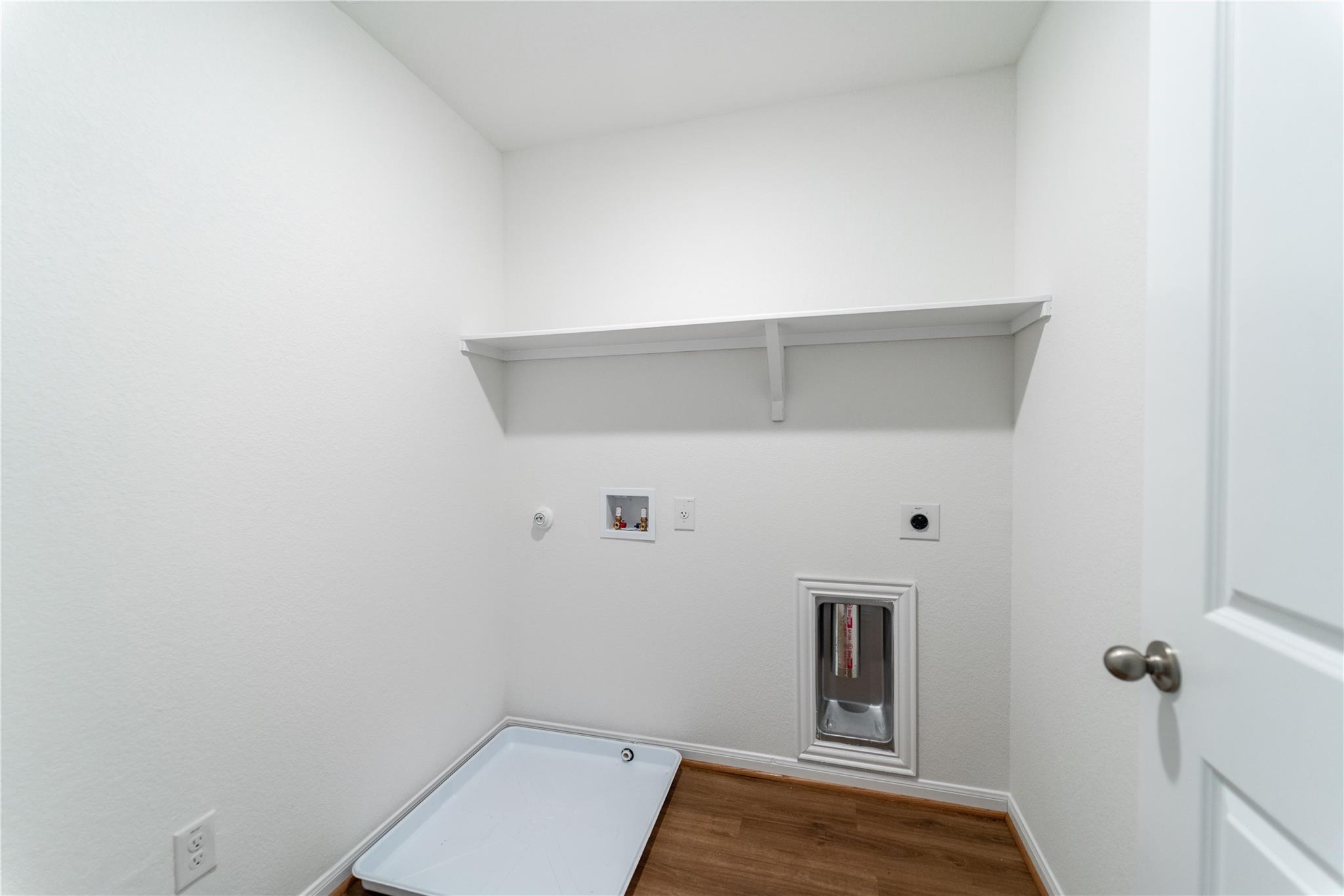 716 Barbary Coast Ln, Jarrell, TX 76537