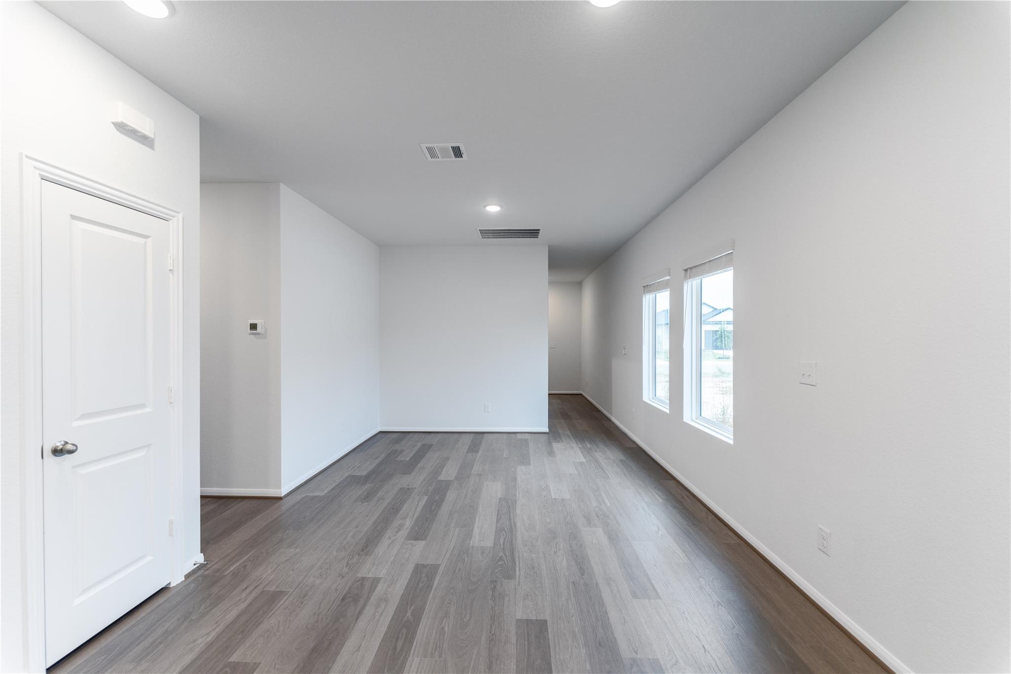 720 Barbary Coast Ln, Jarrell, TX 76537