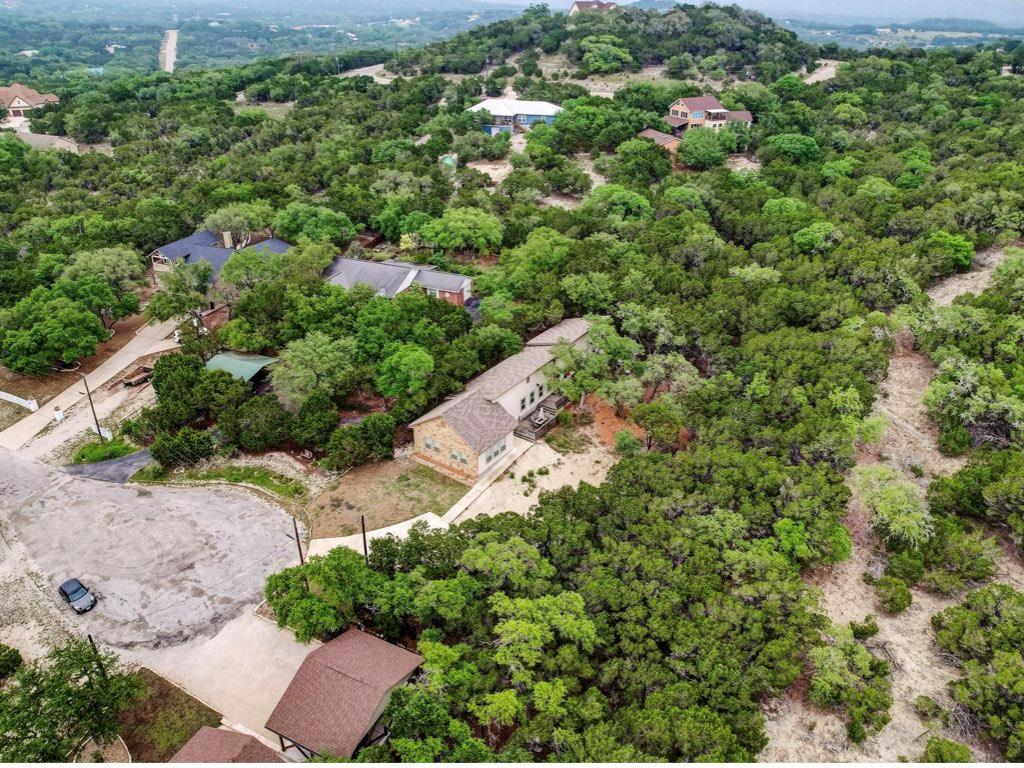 245 Quail Creek Ln, Lakehills, TX 78063