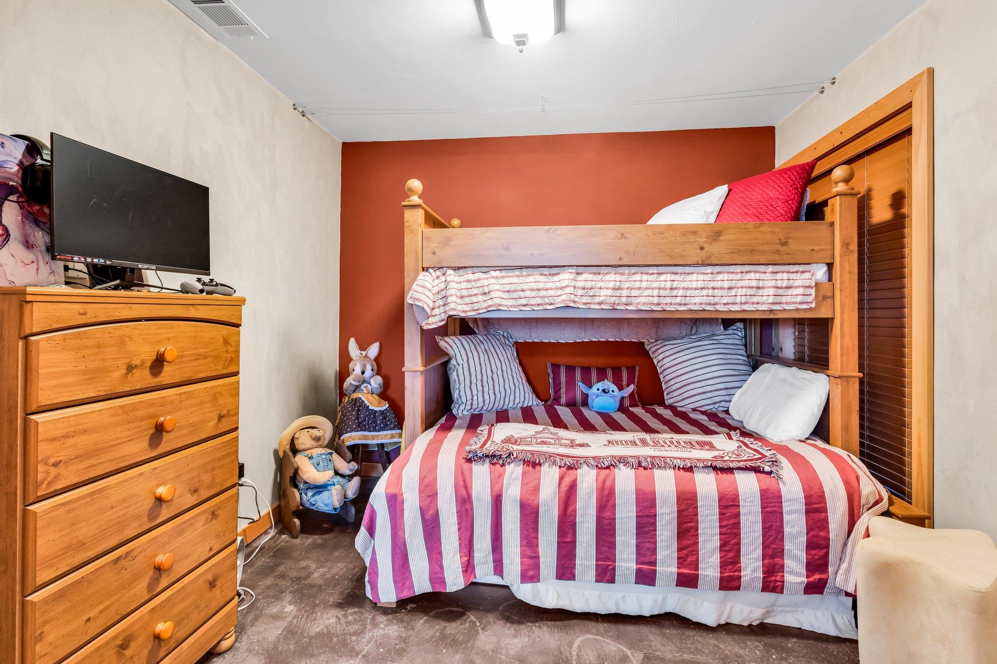 1406 Windsor Rd # 305, Austin, TX 78703