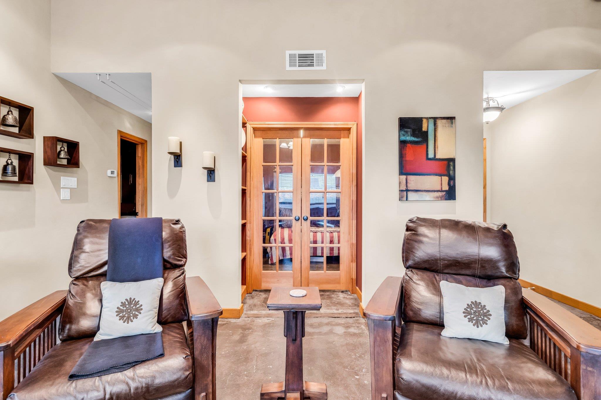 1406 Windsor Rd # 305, Austin, TX 78703