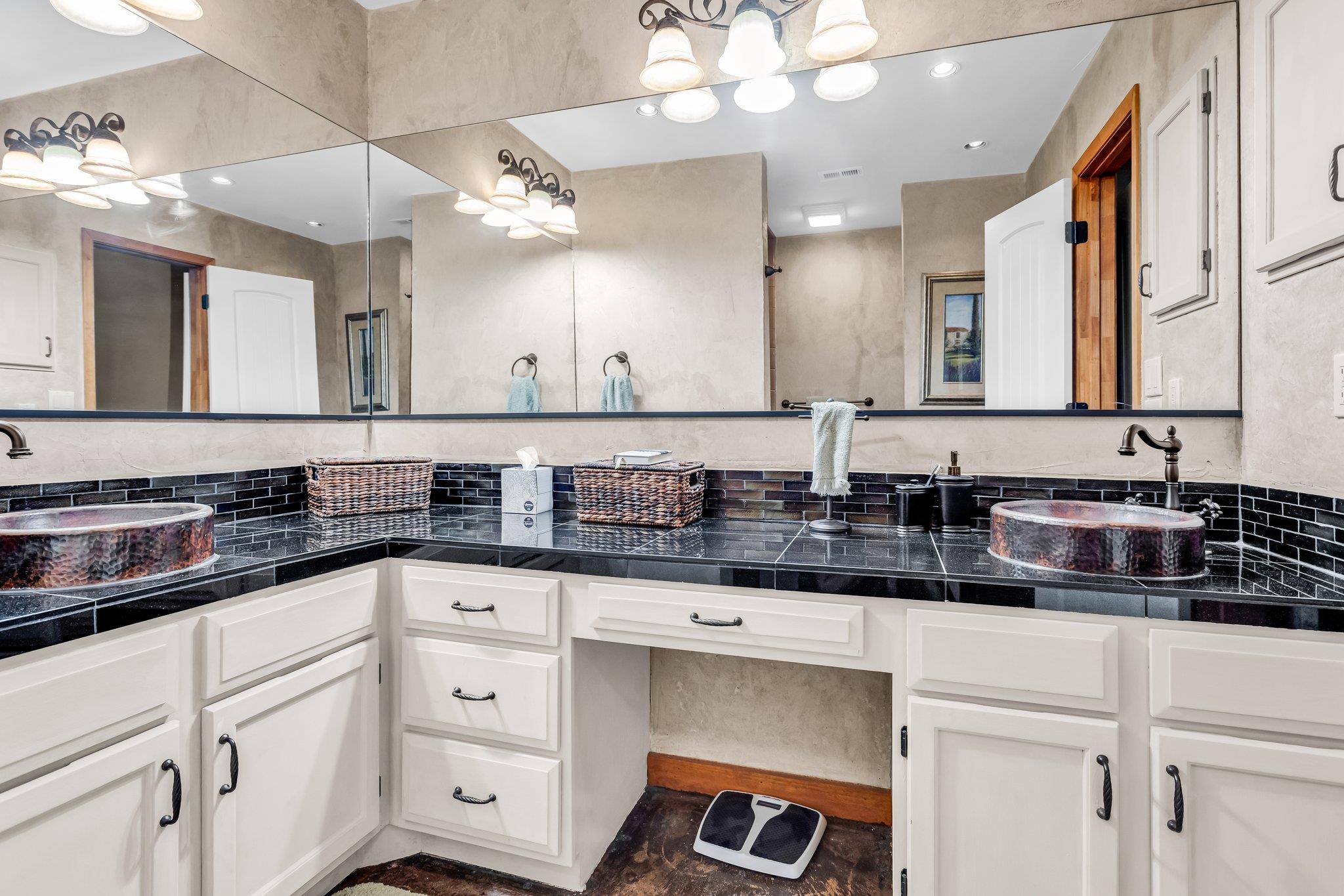 1406 Windsor Rd # 305, Austin, TX 78703