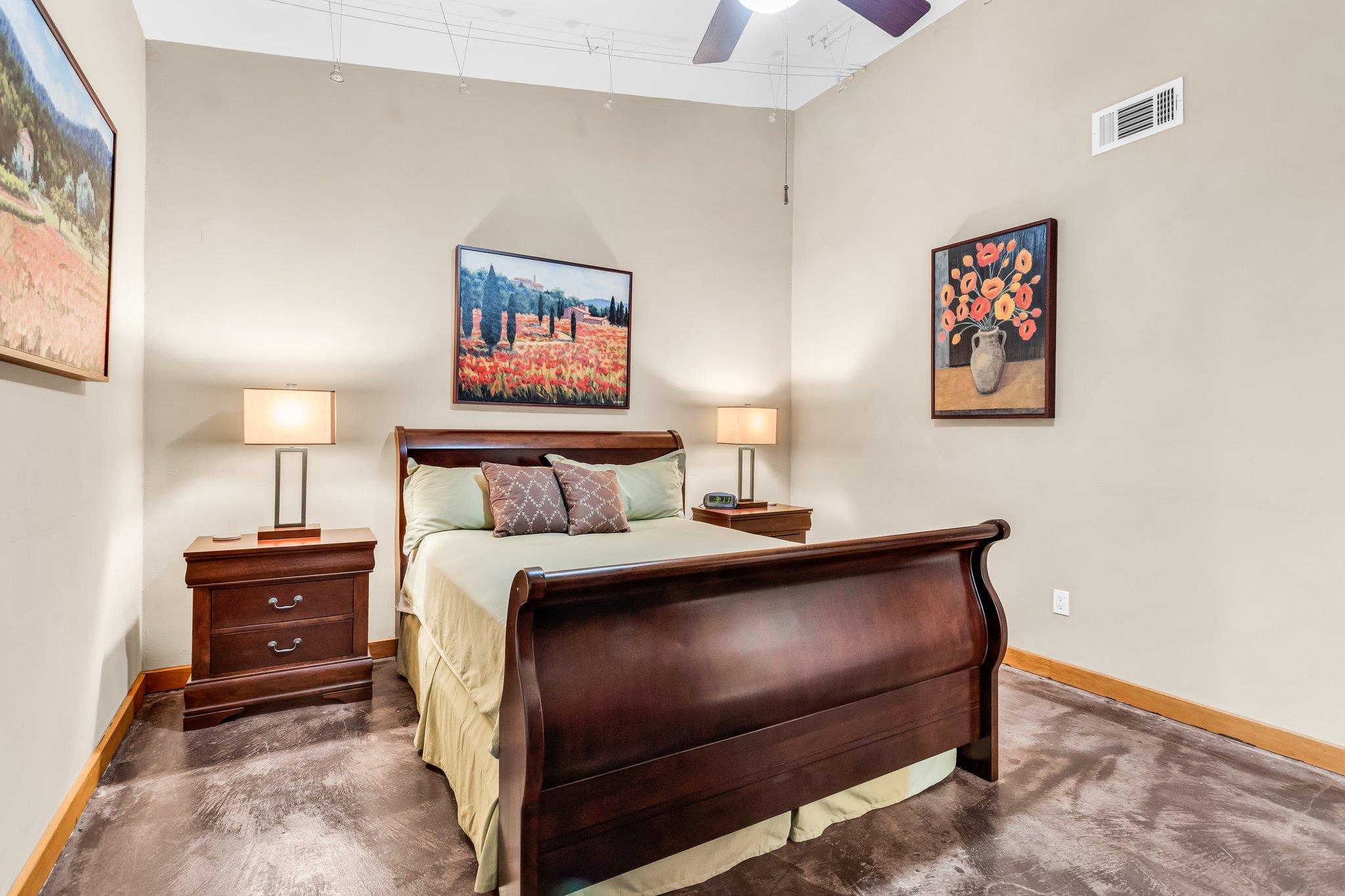 1406 Windsor Rd # 305, Austin, TX 78703